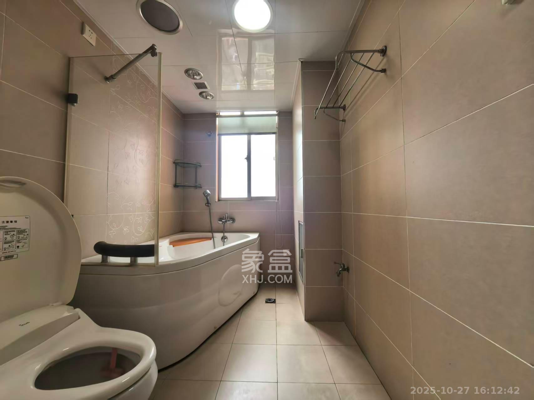 中天枫景园  4室2厅2卫    6500.0元/月 中天枫景园  4室2厅2卫    6500.0元/月室内图