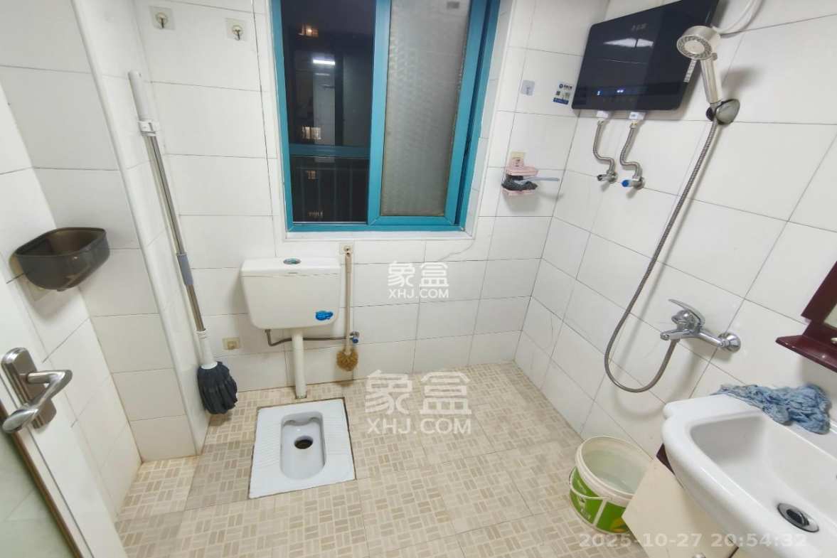 蝴蝶谷 2室2厅1卫 1400.0元/月 蝴蝶谷 2室2厅1卫 1400.0元/月室内图