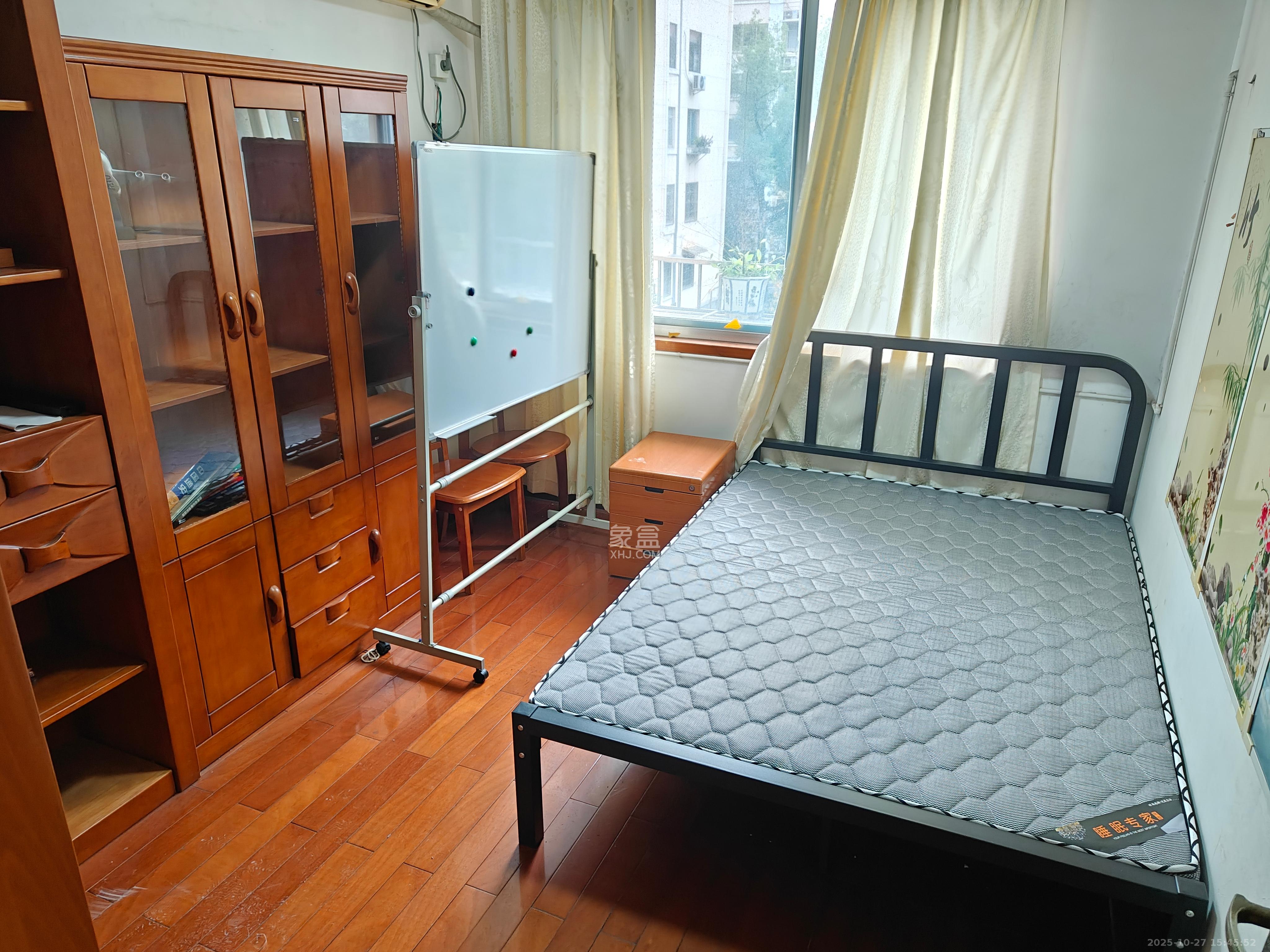 湘卫花苑  4室2厅2卫    2700.0元/月 湘卫花苑  4室2厅2卫    2700.0元/月