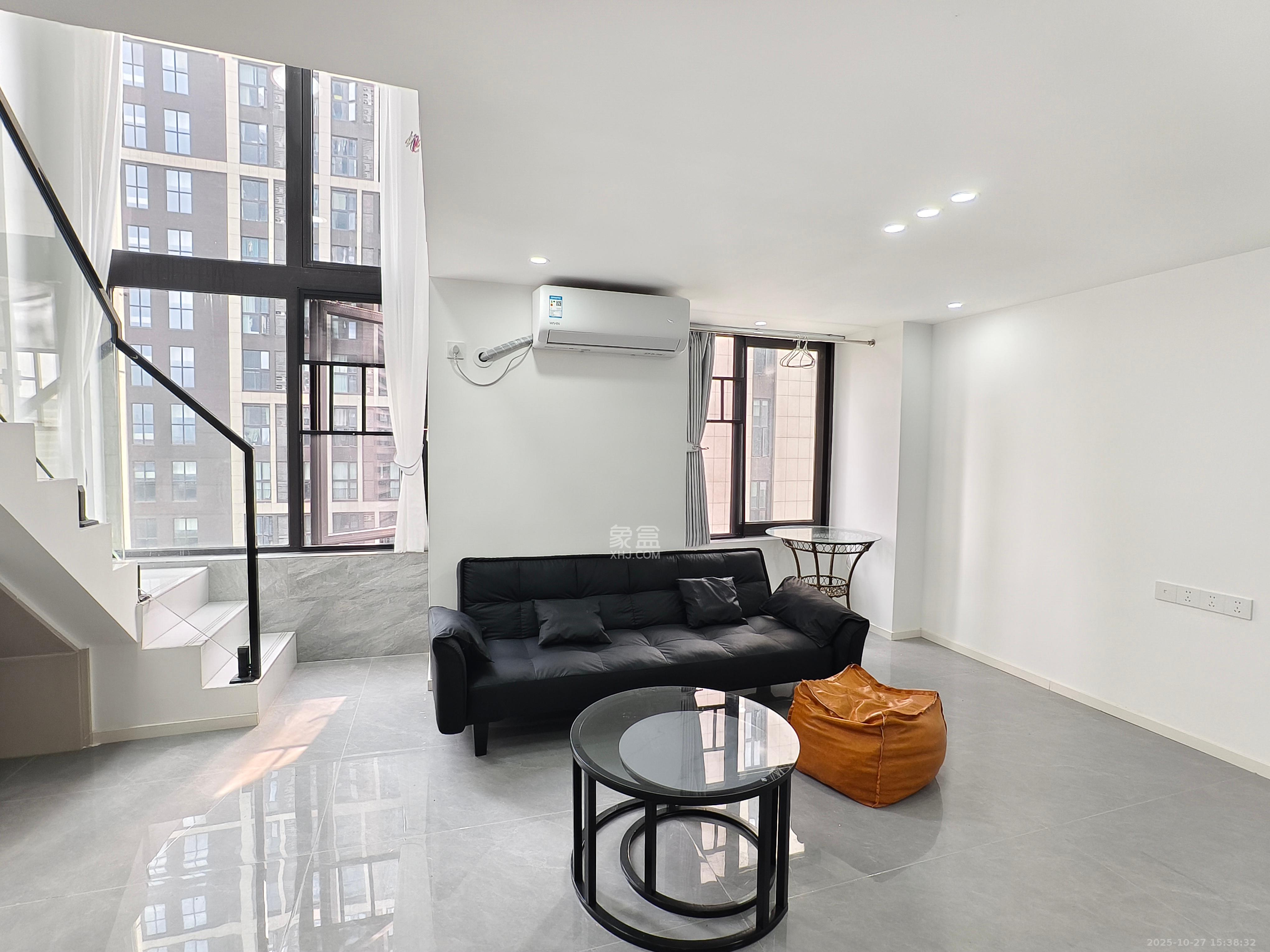 新城悦隽公园  2室1厅1卫    2000.0元/月 新城悦隽公园  2室1厅1卫    2000.0元/月室内图