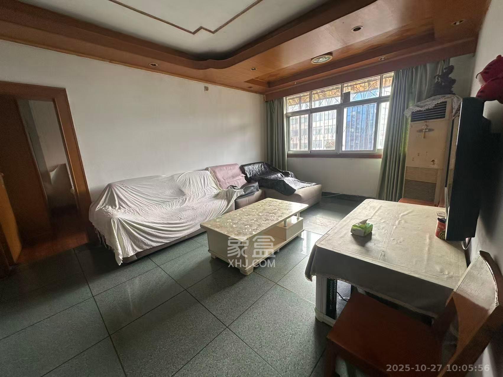 武警宿舍  3室2厅1卫    1600.0元/月