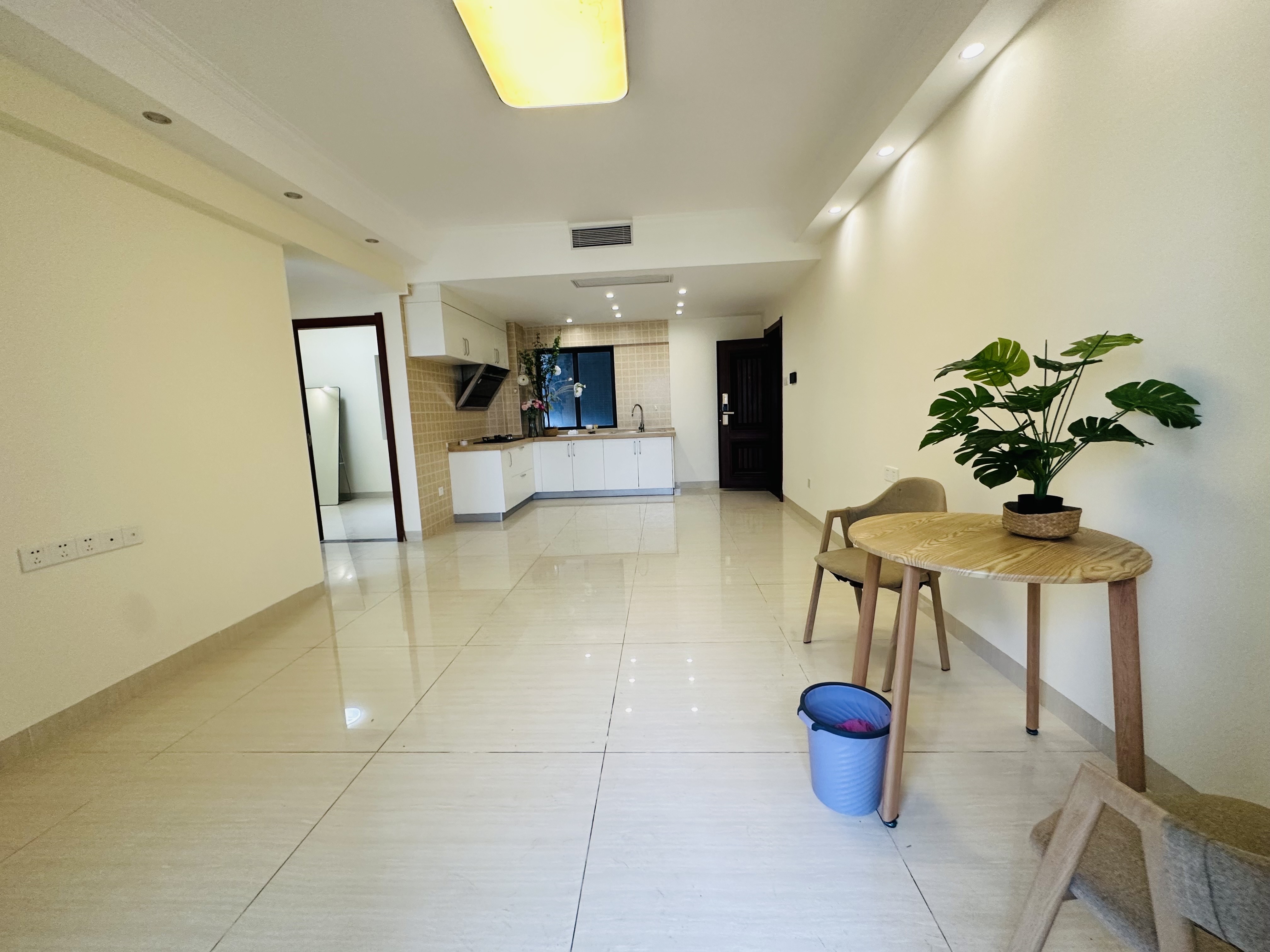 宇建国贸城 2室2厅1卫 3100.0元/月 宇建国贸城 2室2厅1卫 3100.0元/月室内图