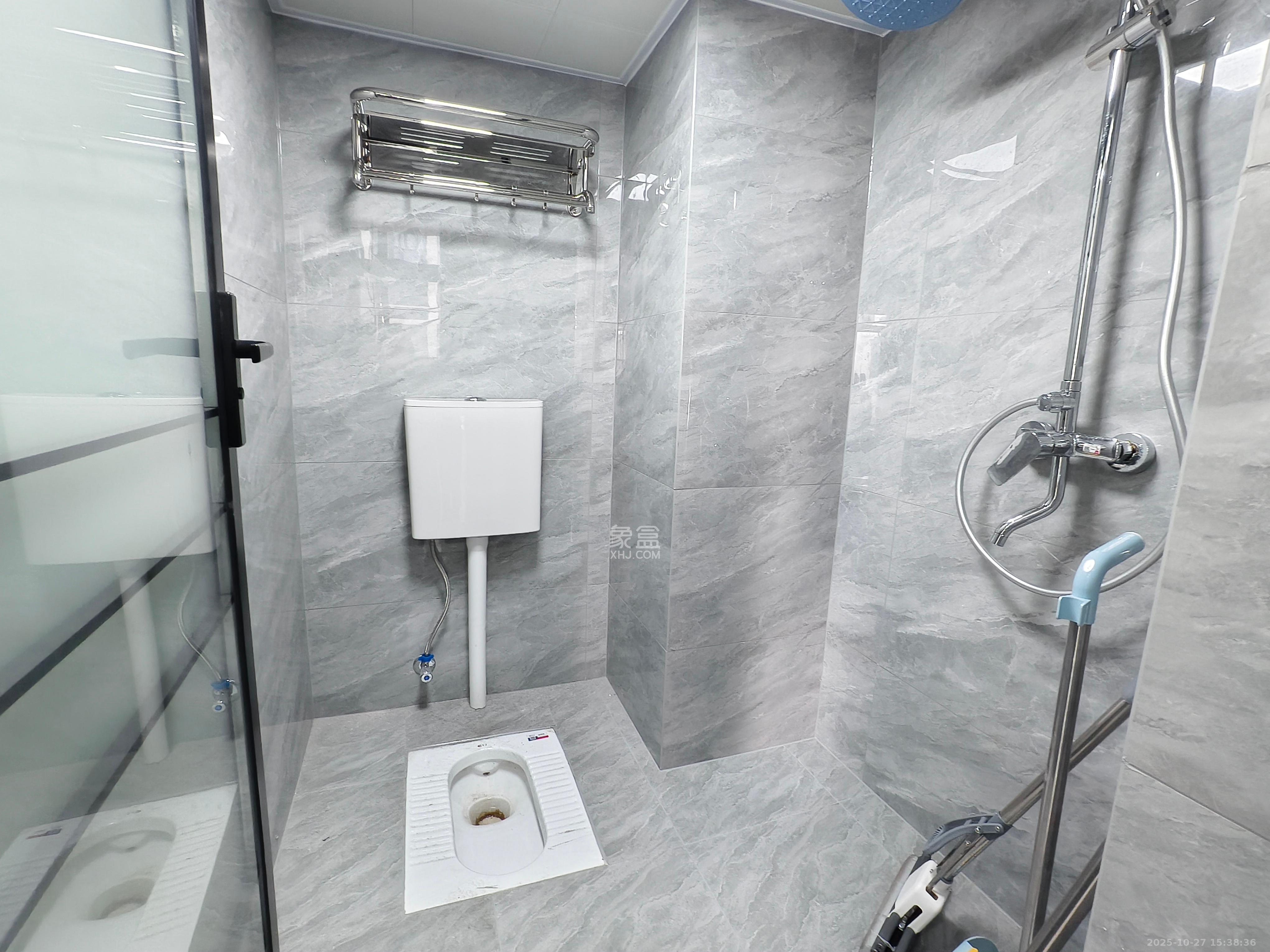 新城悦隽公园  2室1厅1卫    2000.0元/月 新城悦隽公园  2室1厅1卫    2000.0元/月室内图