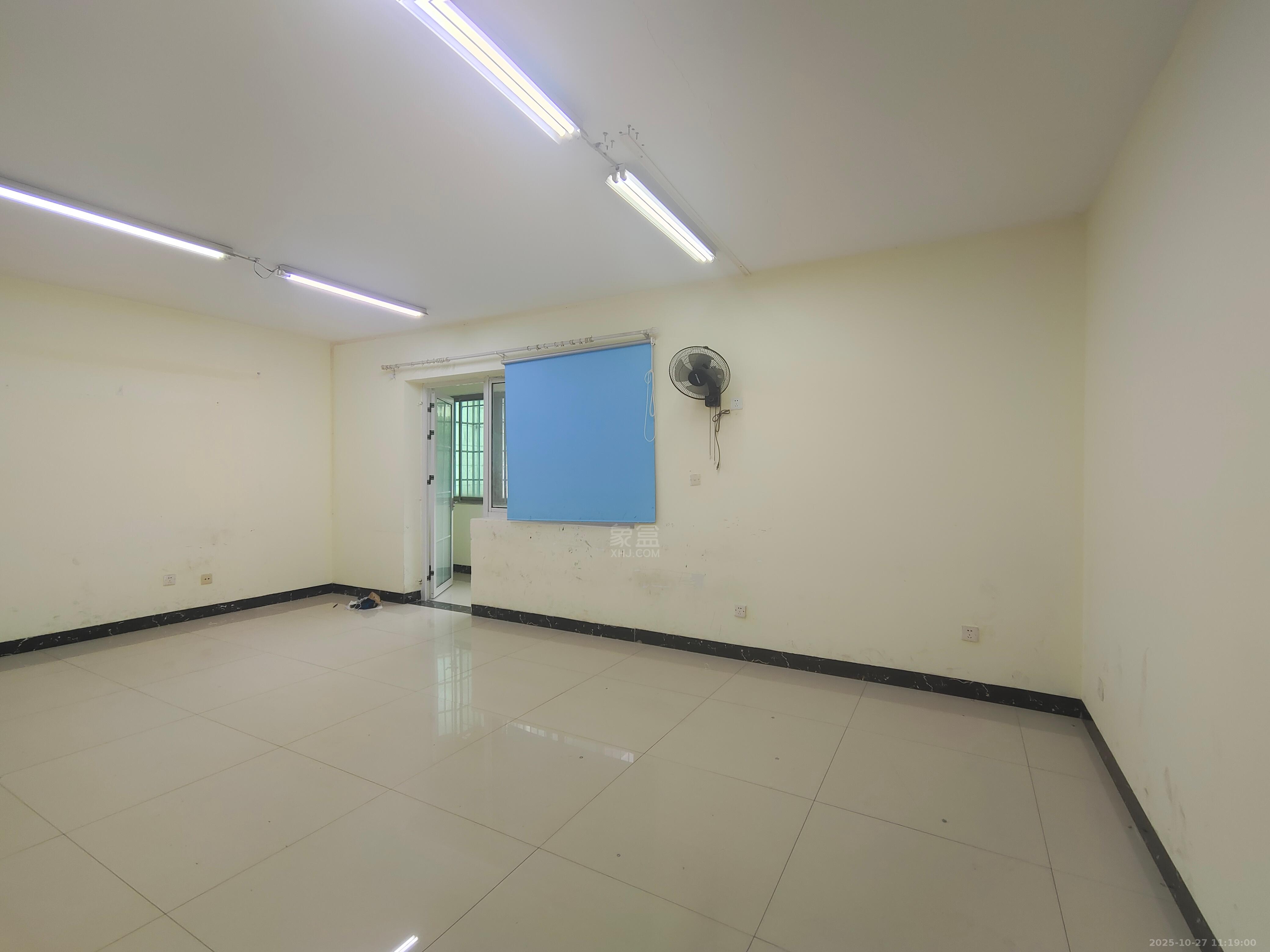 日报社株洲分社 5室2厅1卫 3000.0元/月 日报社株洲分社 5室2厅1卫 3000.0元/月室内图