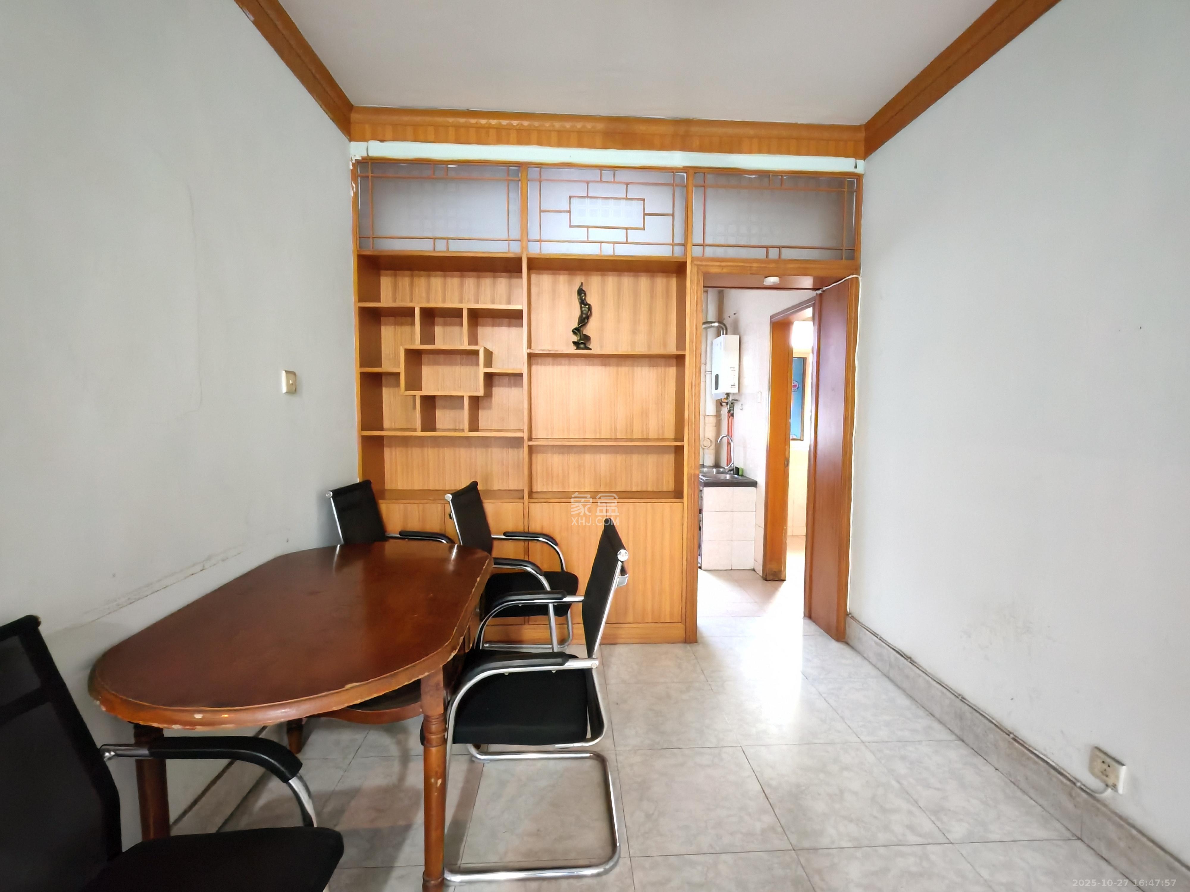 荷花园电信宿舍(天辰荷花苑)  2室2厅1卫    1600.0元/月 荷花园电信宿舍(天辰荷花苑)  2室2厅1卫    1600.0元/月室内图