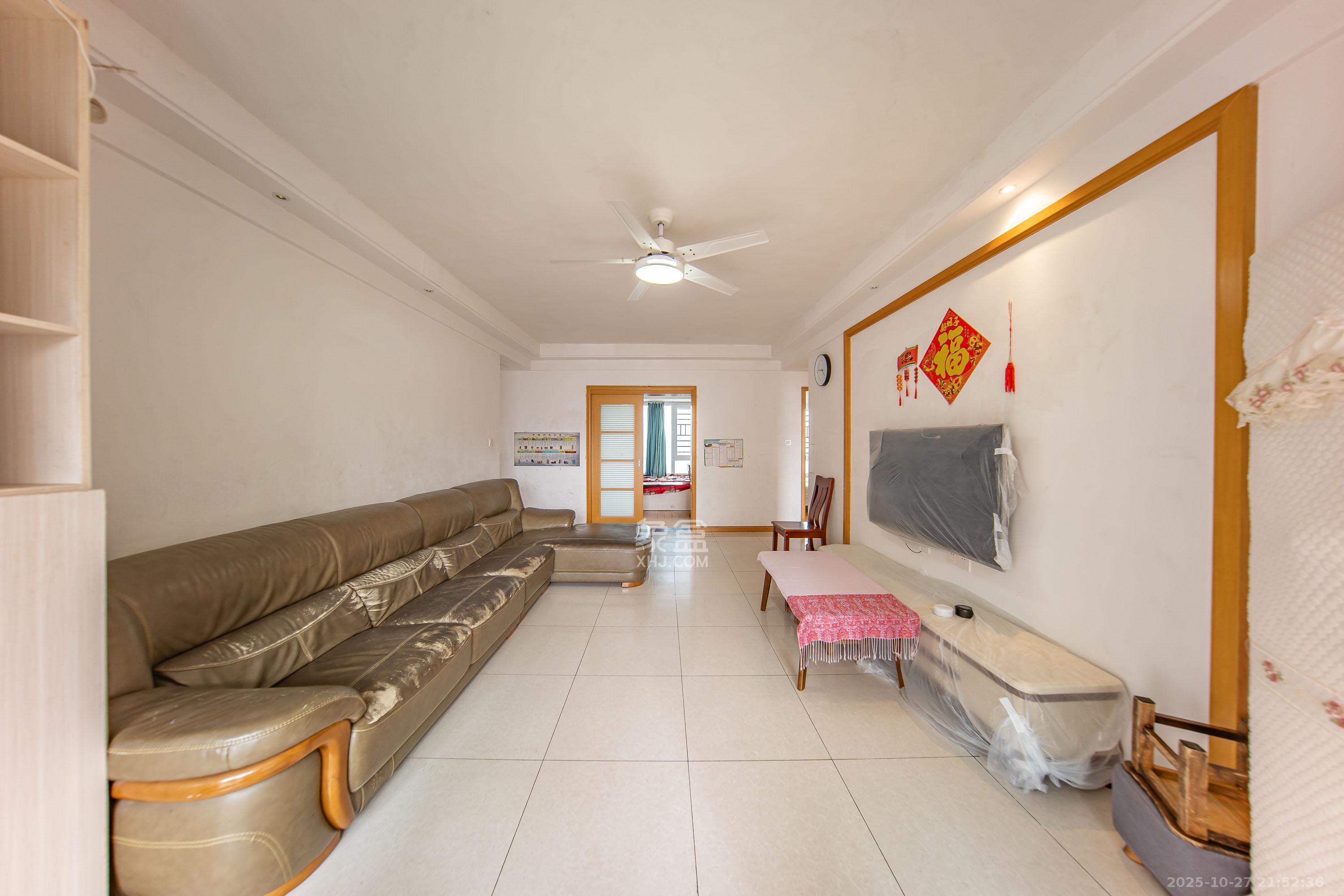 中海国际四期  3室2厅2卫    90.0万 中海国际四期  3室2厅2卫    90.0万