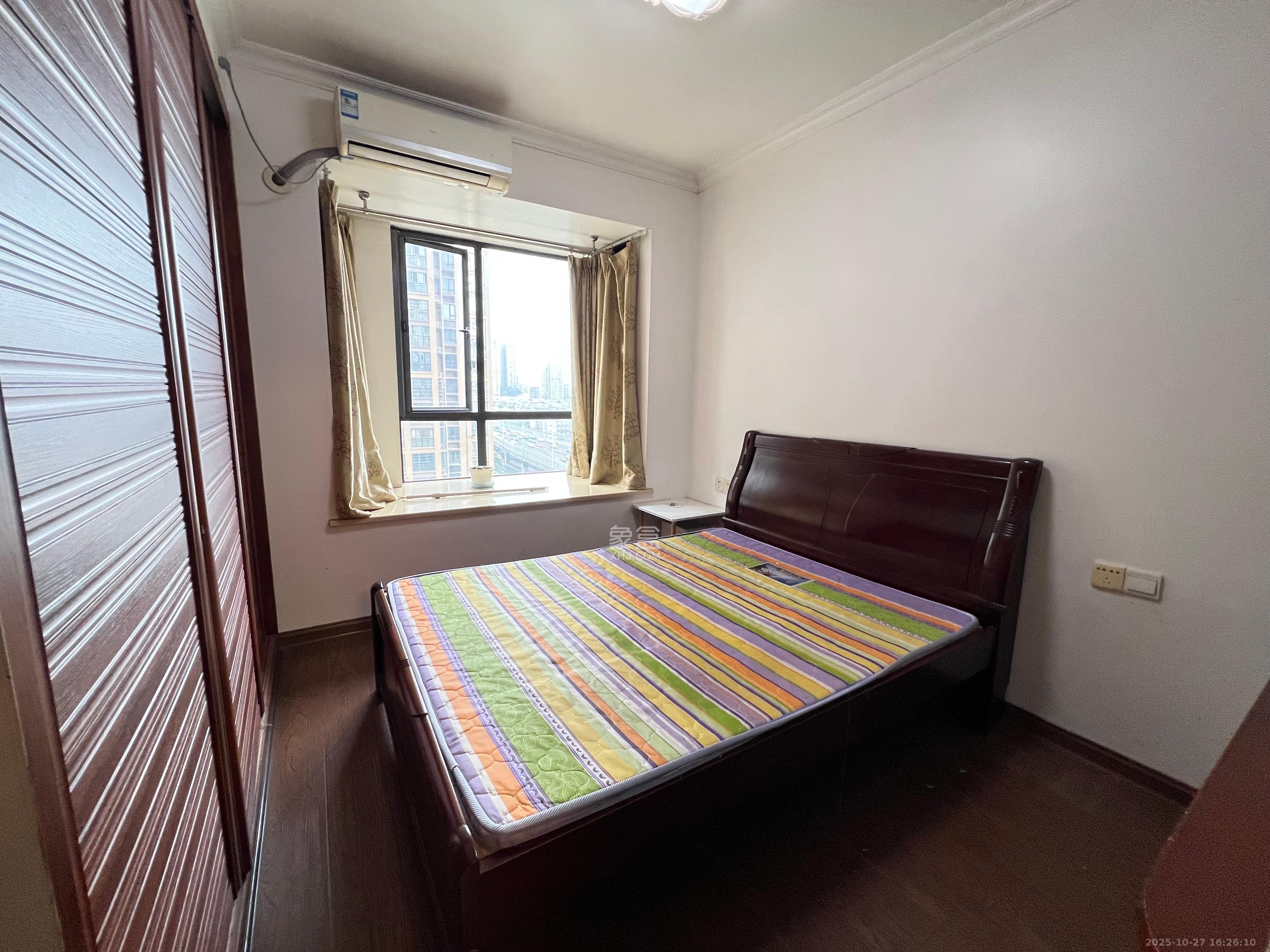 百纳广场（百纳公寓）  2室1厅1卫    2500.0元/月室内图