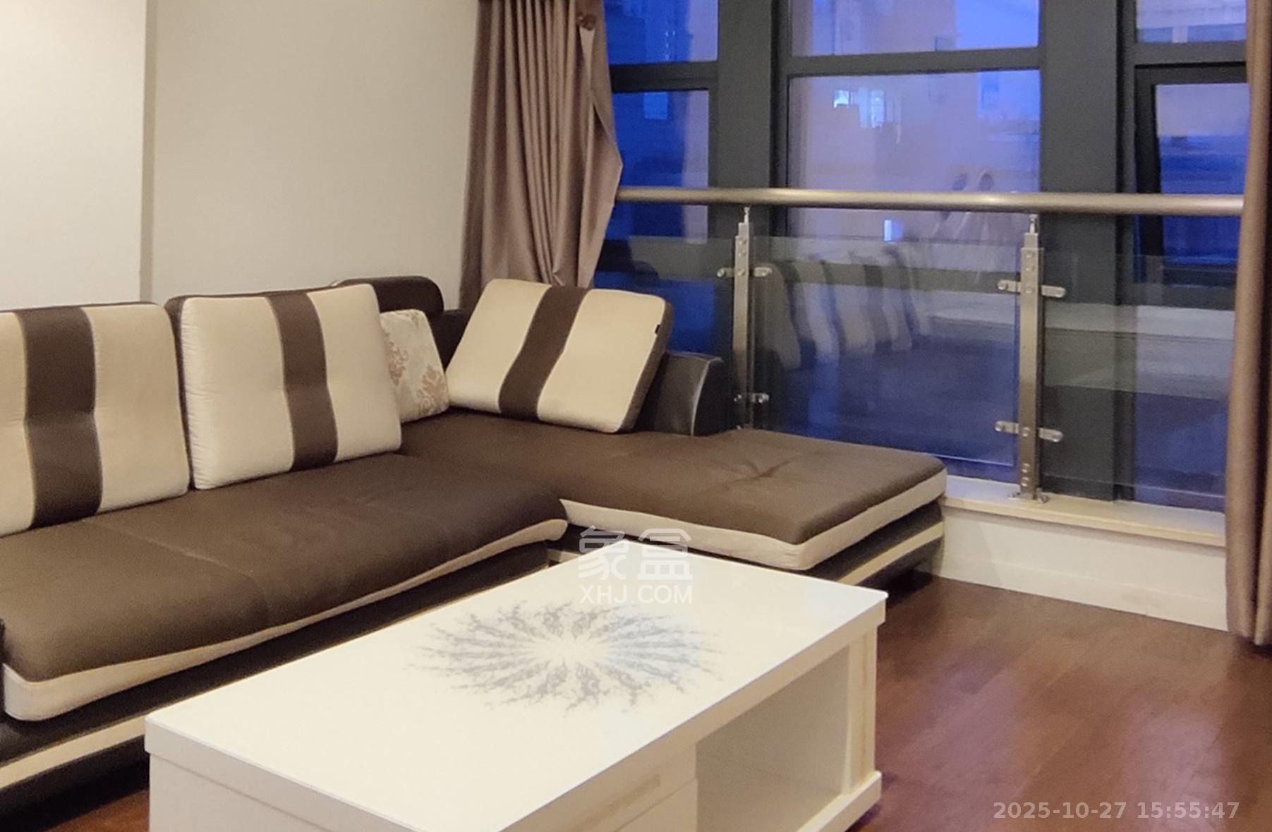 壹号公馆  1室1厅1卫    2100.0元/月 壹号公馆  1室1厅1卫    2100.0元/月室内图1