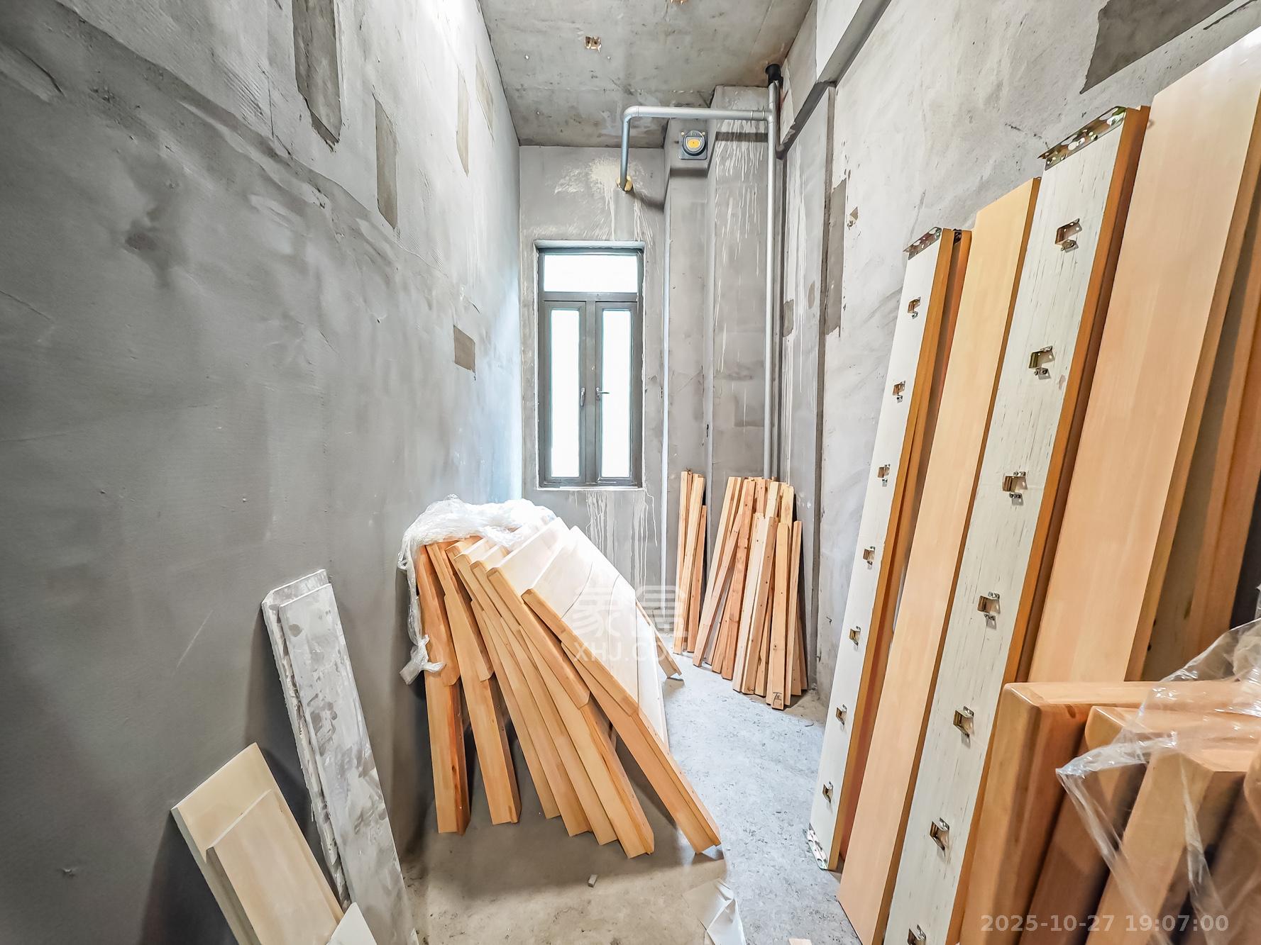 恒大御景天下城二期  3室2厅2卫    188.0万 恒大御景天下城二期  3室2厅2卫    188.0万厨房