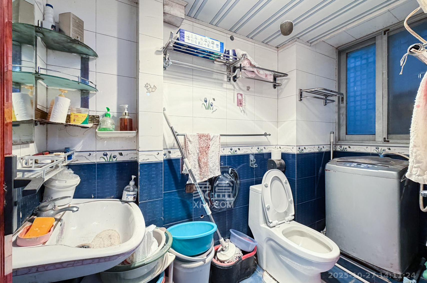 省人防办单位宿舍  4室2厅2卫    88.0万卫生间