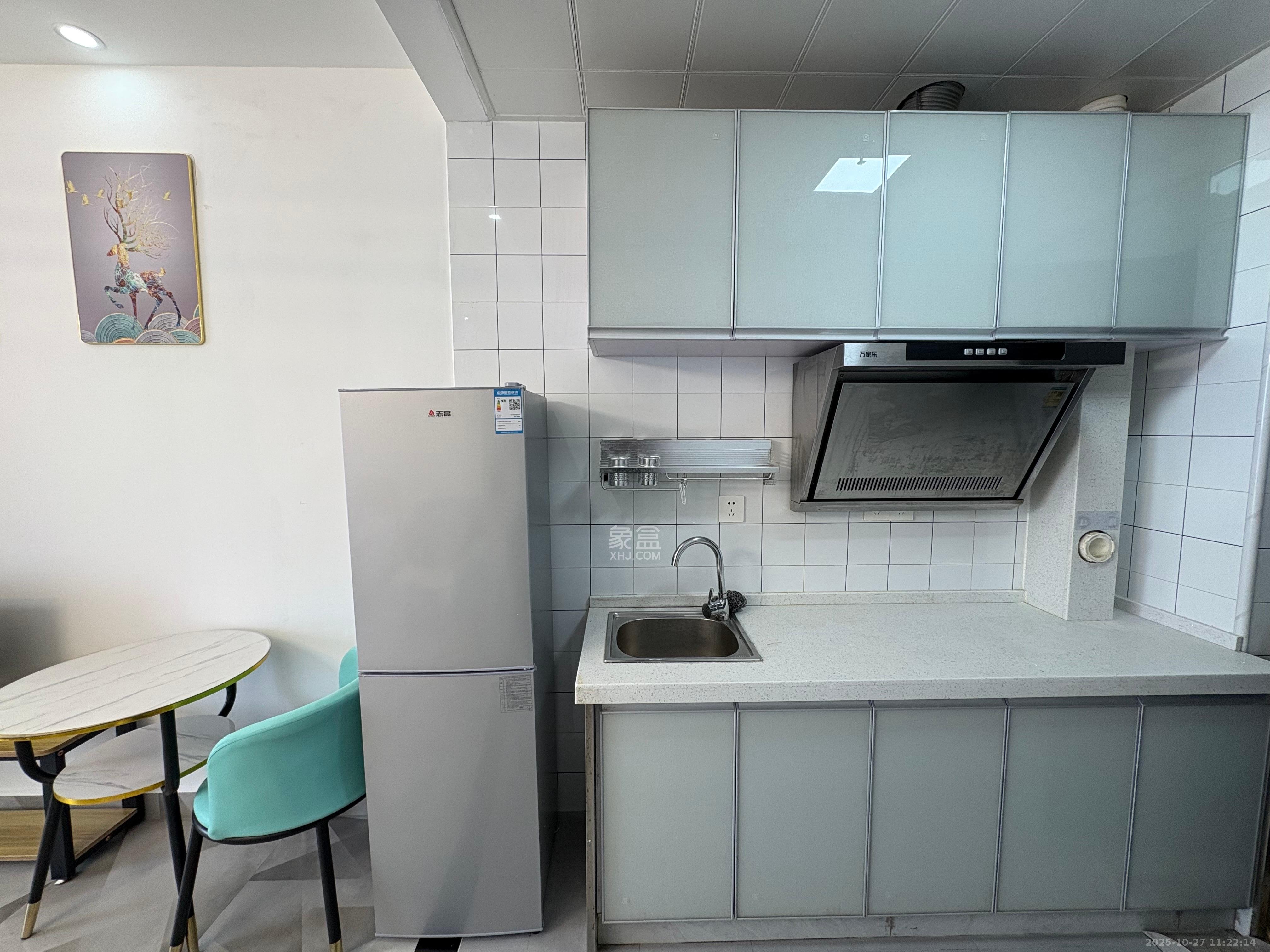 芙蓉万国城MOMA(卓越汇富苑)  1室1厅1卫    1300.0元/月 芙蓉万国城MOMA(卓越汇富苑)  1室1厅1卫    1300.0元/月室内图