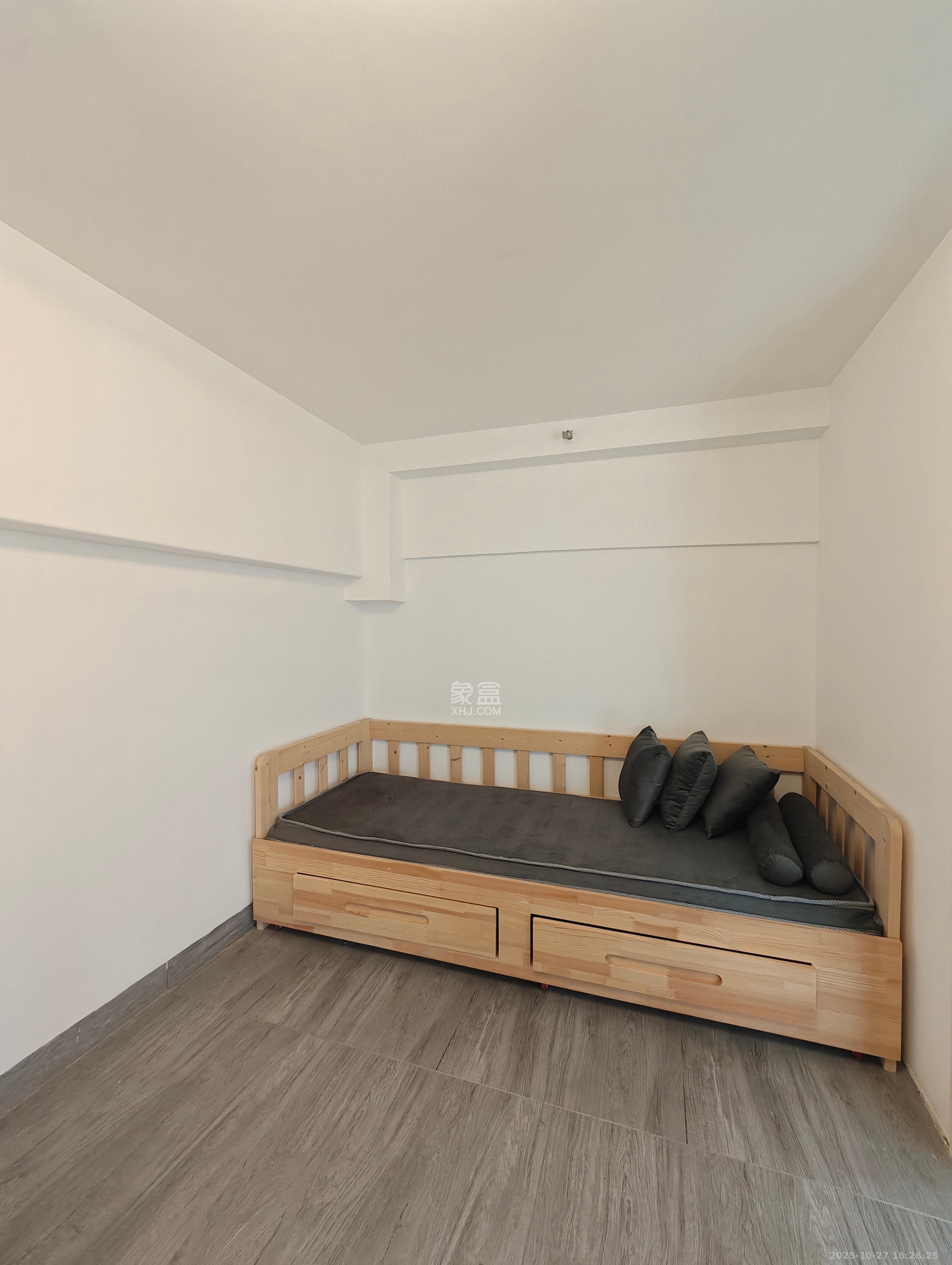 天麓轻奢国际  2室1厅1卫    2200.0元/月 天麓轻奢国际  2室1厅1卫    2200.0元/月室内图