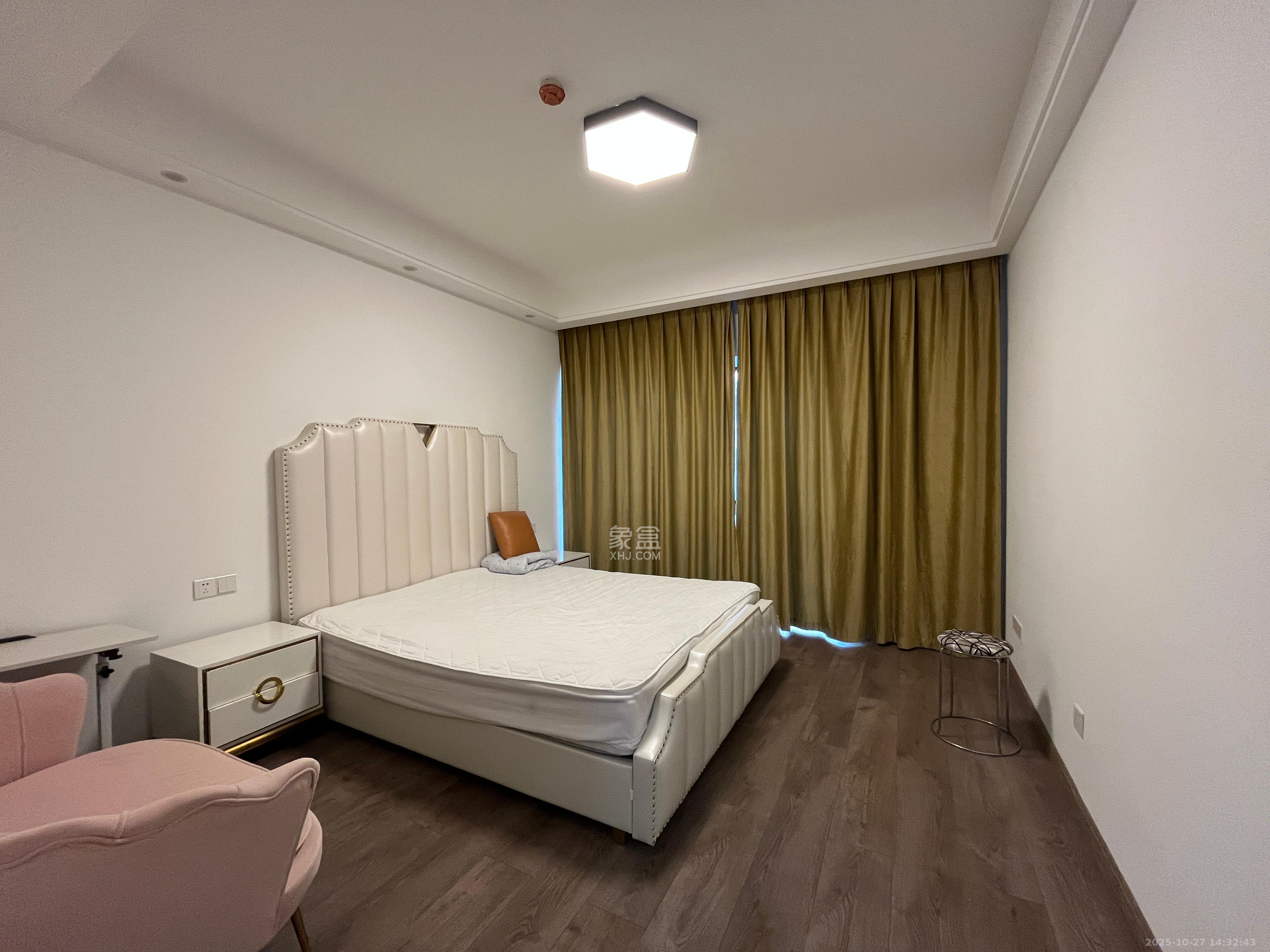 北辰定江洋  3室2厅2卫    8000.0元/月室内图