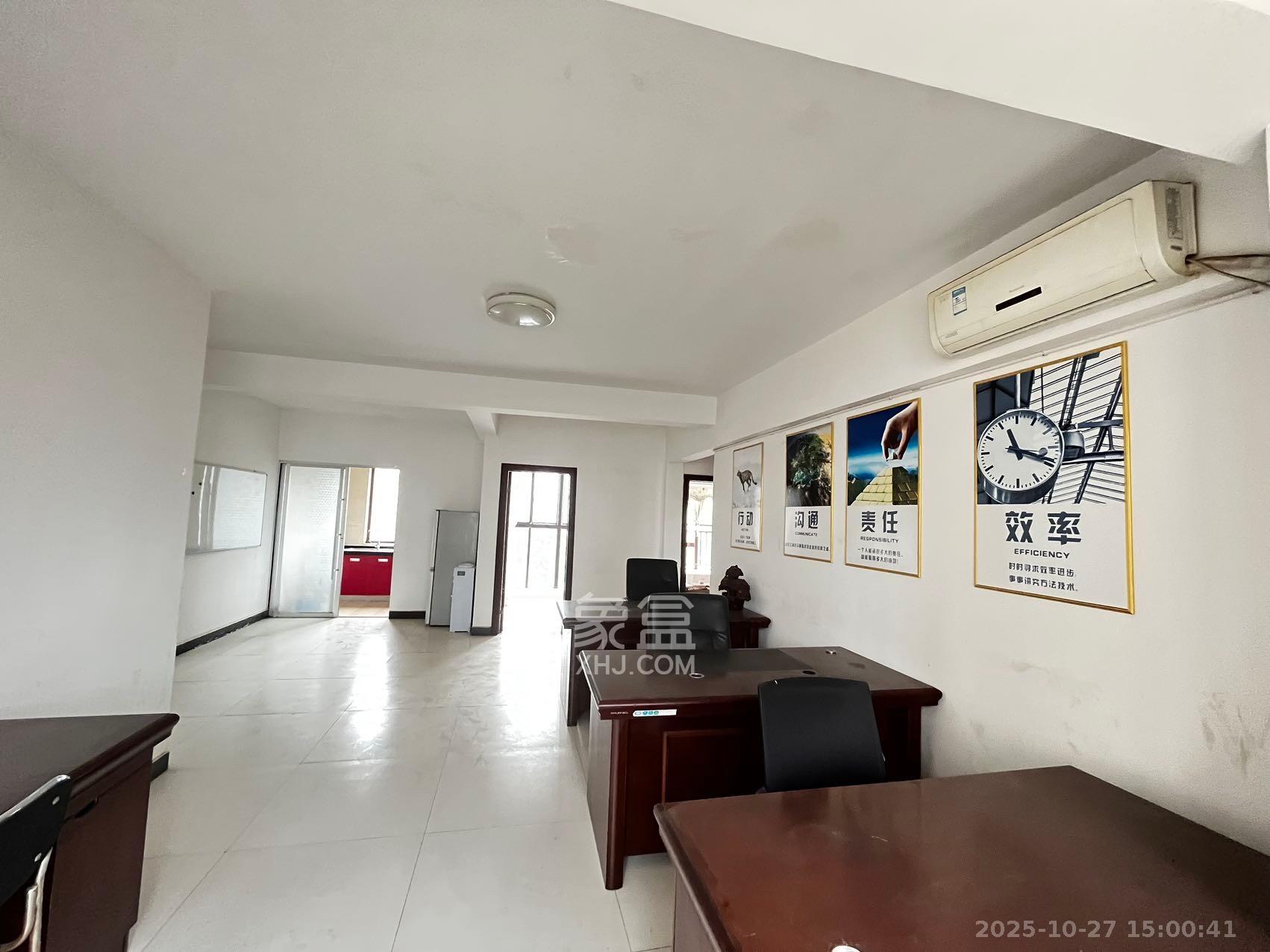 高信向日葵  3室2厅2卫    2600.0元/月 高信向日葵  3室2厅2卫    2600.0元/月室内图