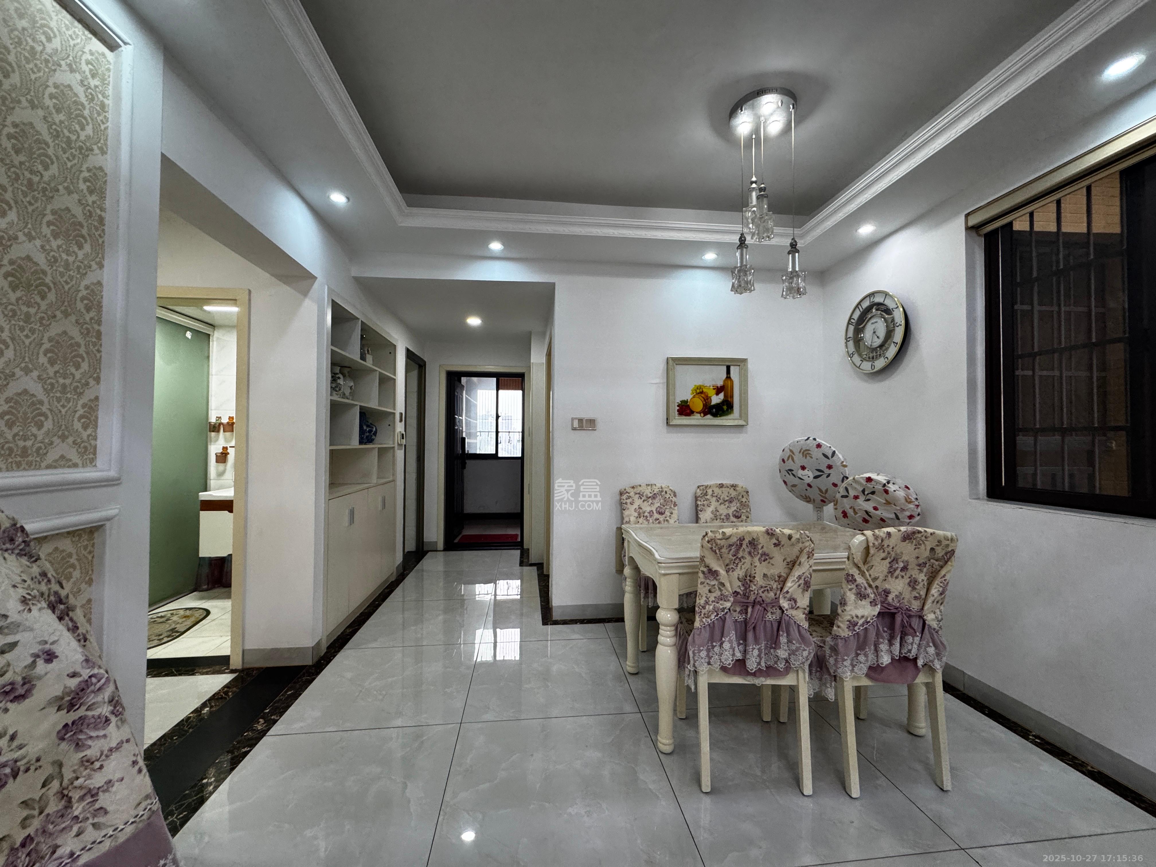 欧莱雅郡 3室2厅1卫 1800.0元/月 欧莱雅郡 3室2厅1卫 1800.0元/月室内图