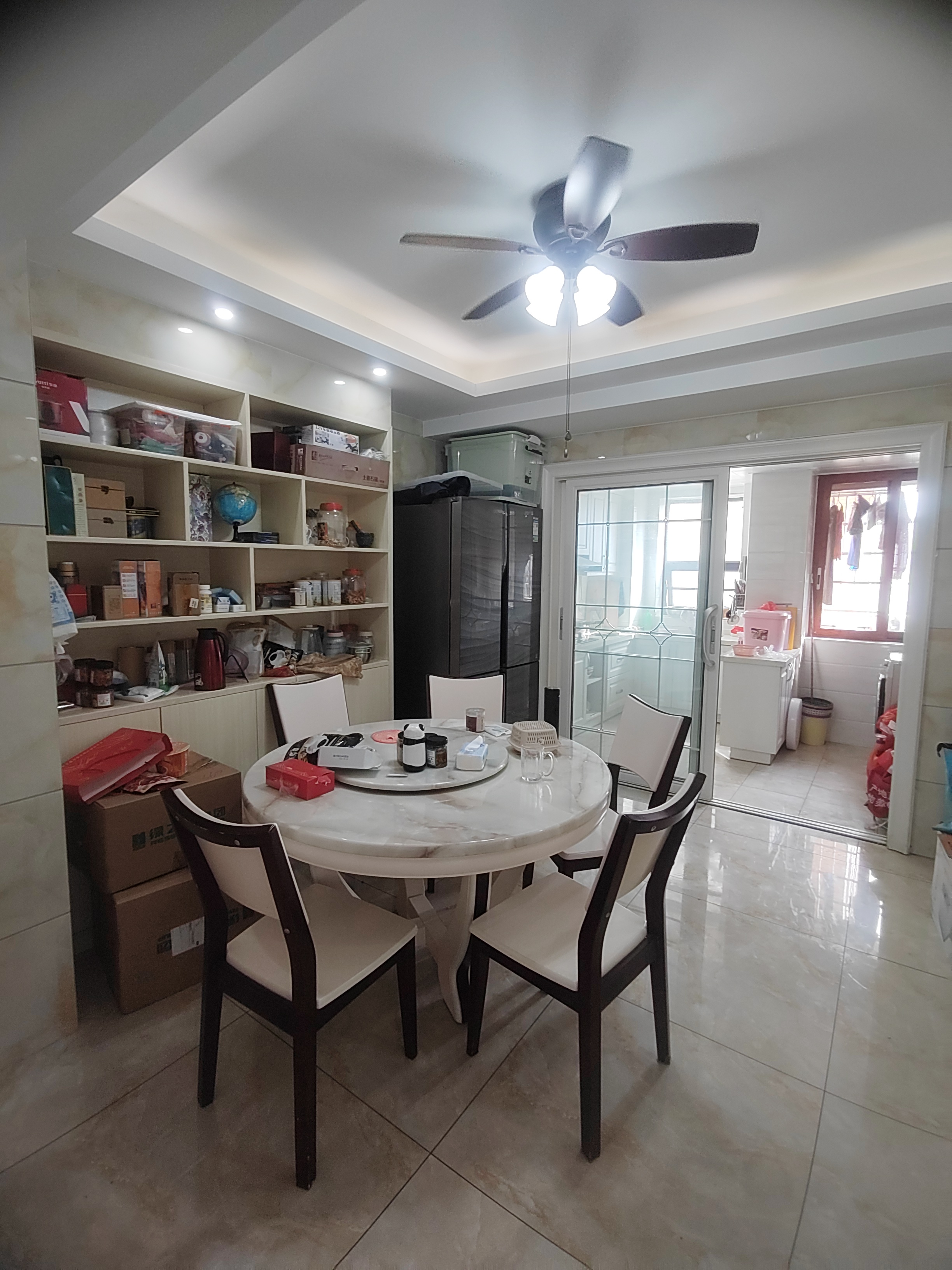 盛世时代广场  3室2厅2卫    82.8万客厅