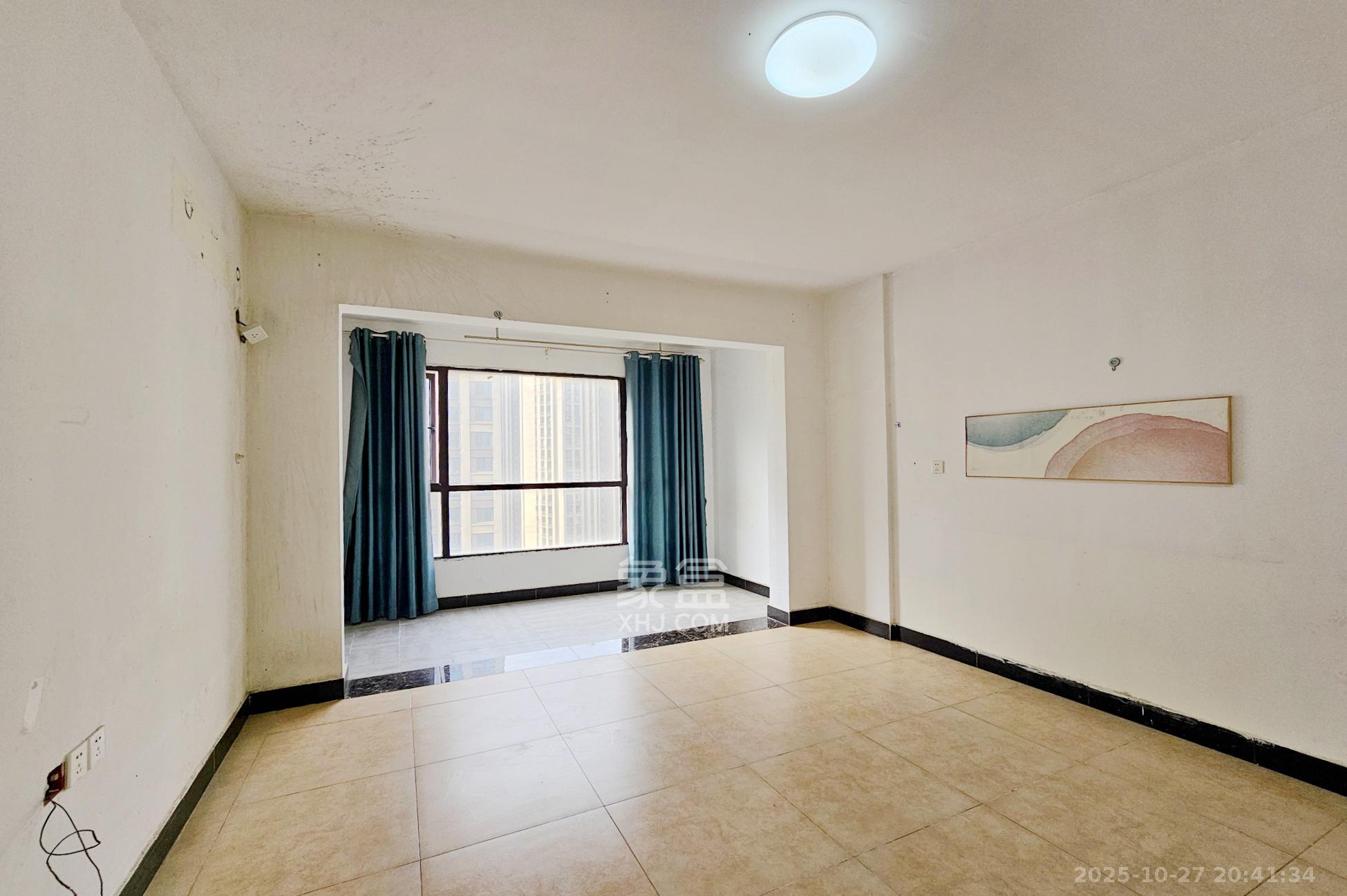 阳光城尚东湾青云苑  4室2厅2卫    108.0万卧室