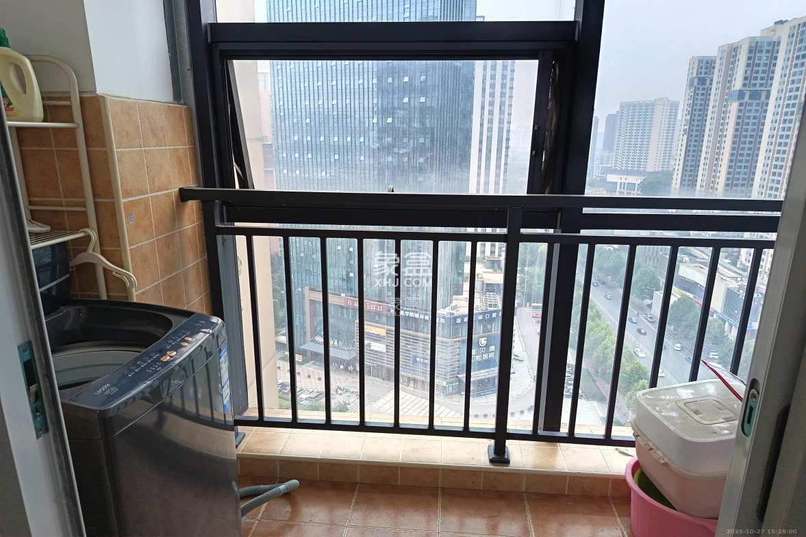 万坤图财富广场  3室2厅1卫    6000.0元/月 万坤图财富广场  3室2厅1卫    6000.0元/月室内图