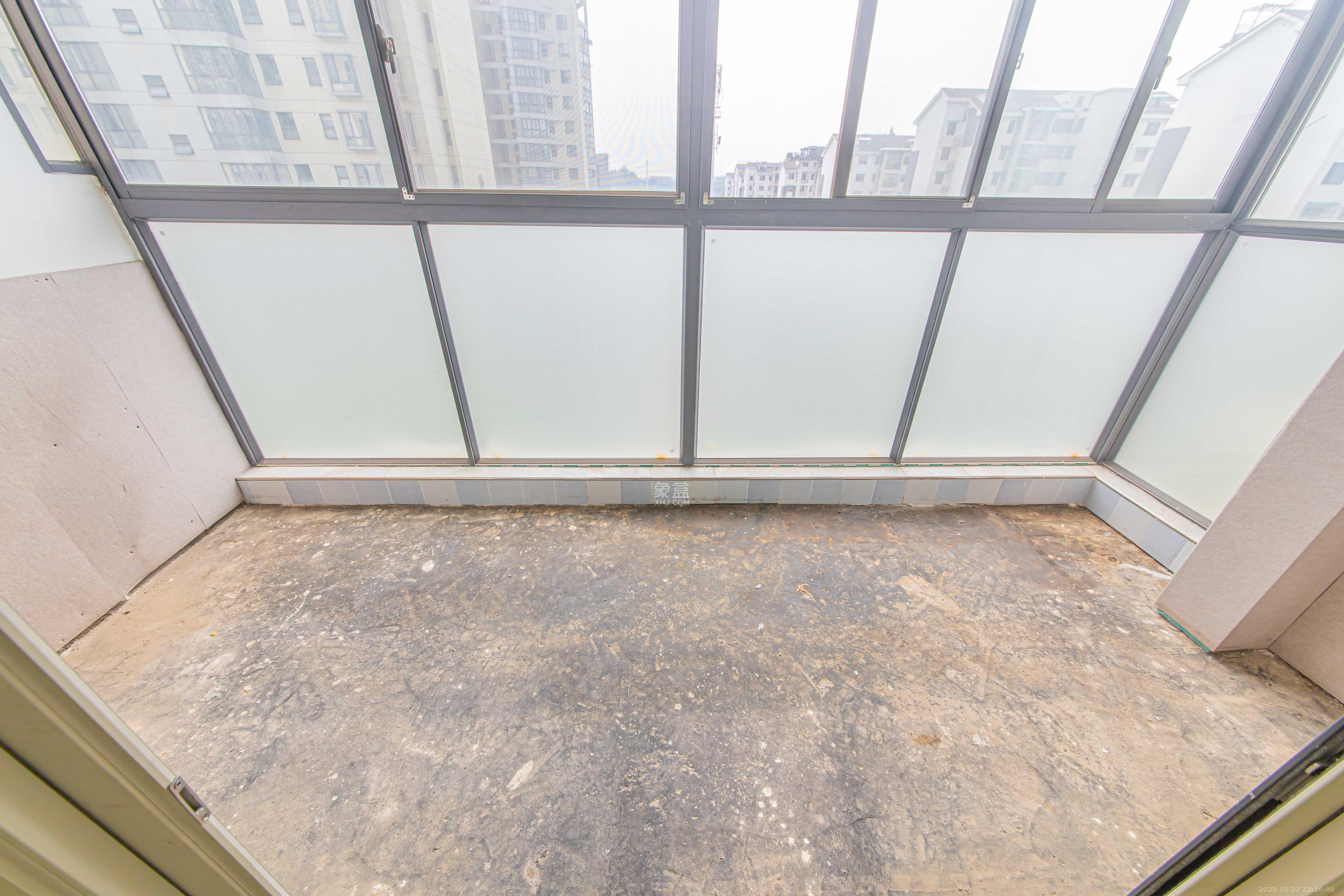 现代雅境园 3室2厅1卫 138.0万 现代雅境园 3室2厅1卫 138.0万阳台