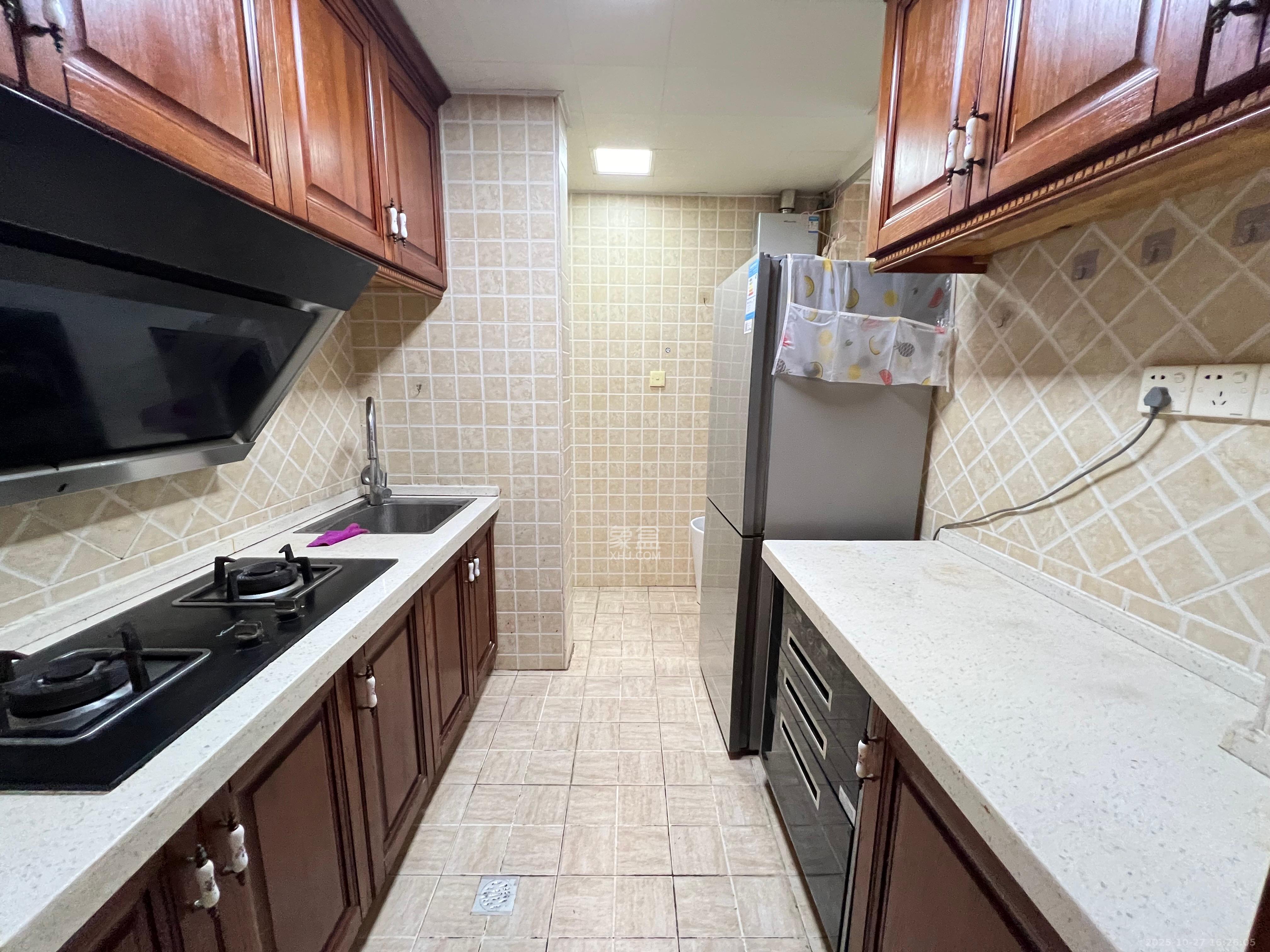 百纳广场(百纳公寓)  2室1厅1卫    2500.0元/月 百纳广场(百纳公寓)  2室1厅1卫    2500.0元/月室内图