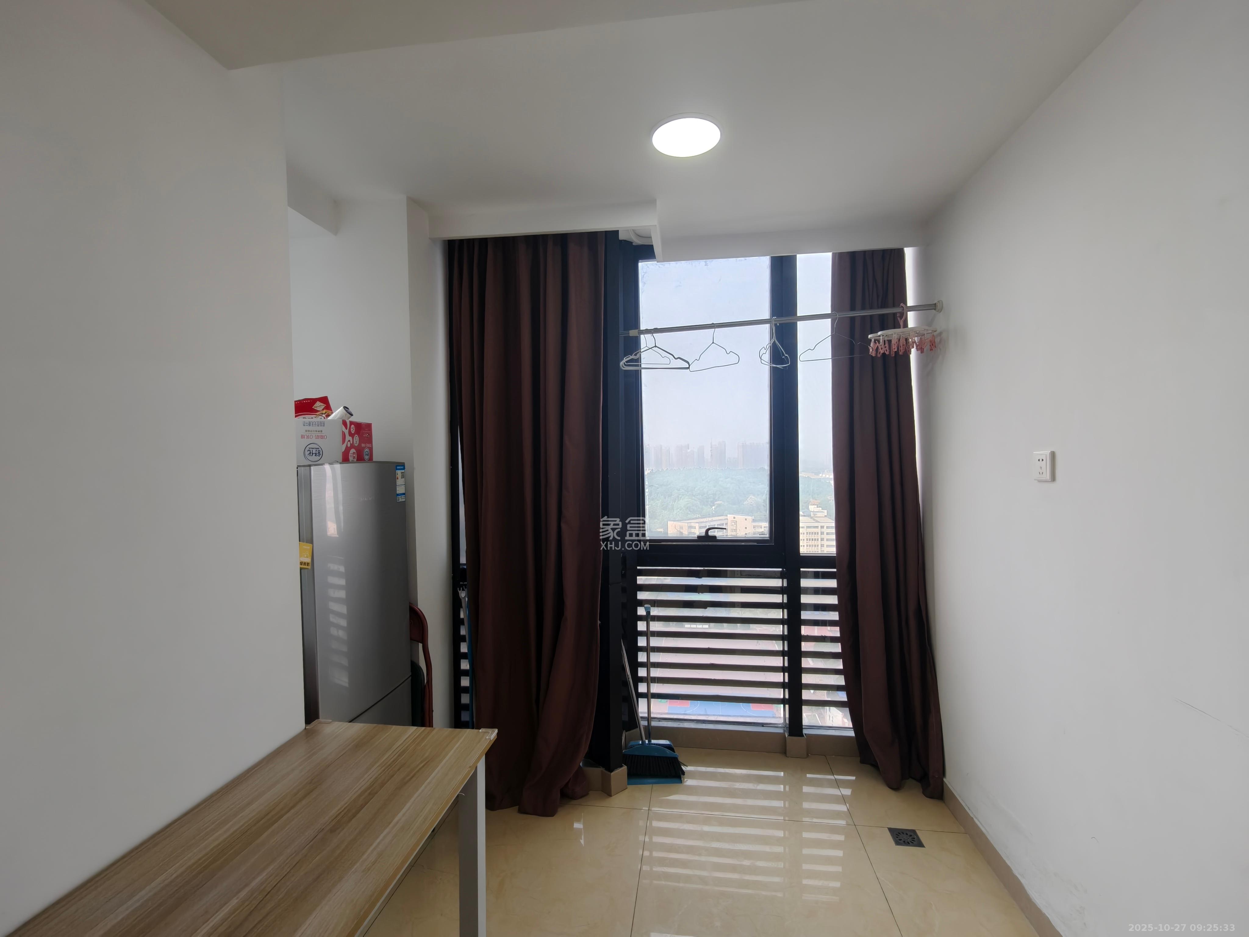 未来漫城  1室1厅1卫    1400.0元/月 未来漫城  1室1厅1卫    1400.0元/月室内图