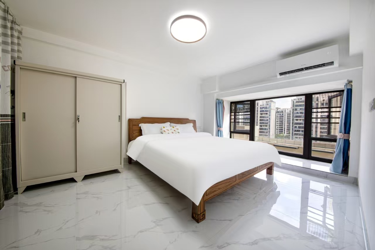 绿地海长流五期(绿地缤纷城)  2室2厅1卫    1900.0元/月 绿地海长流五期(绿地缤纷城)  2室2厅1卫    1900.0元/月室内图