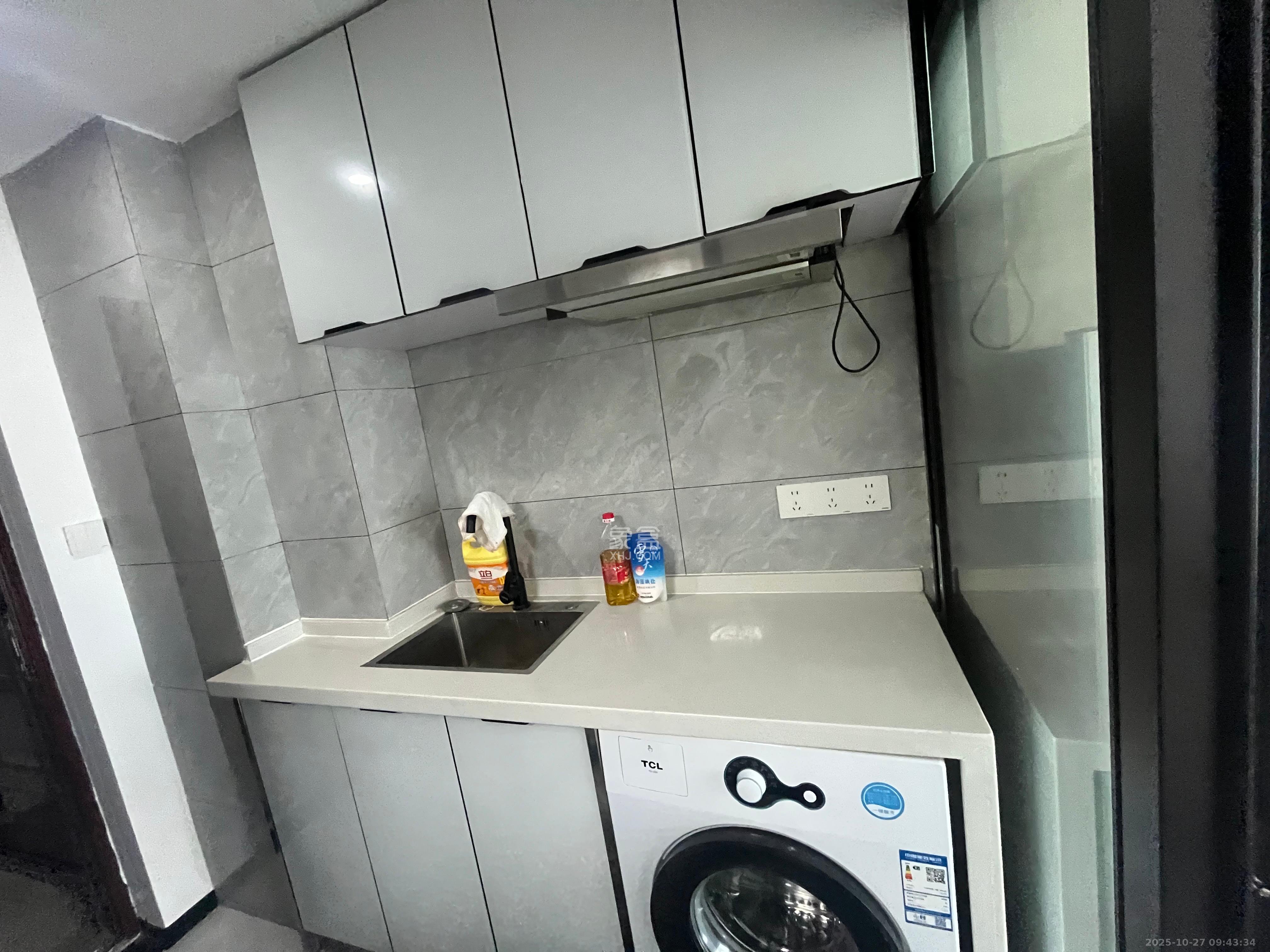 保利天禧EF区  1室0厅1卫    1600.0元/月 保利天禧EF区  1室0厅1卫    1600.0元/月室内图