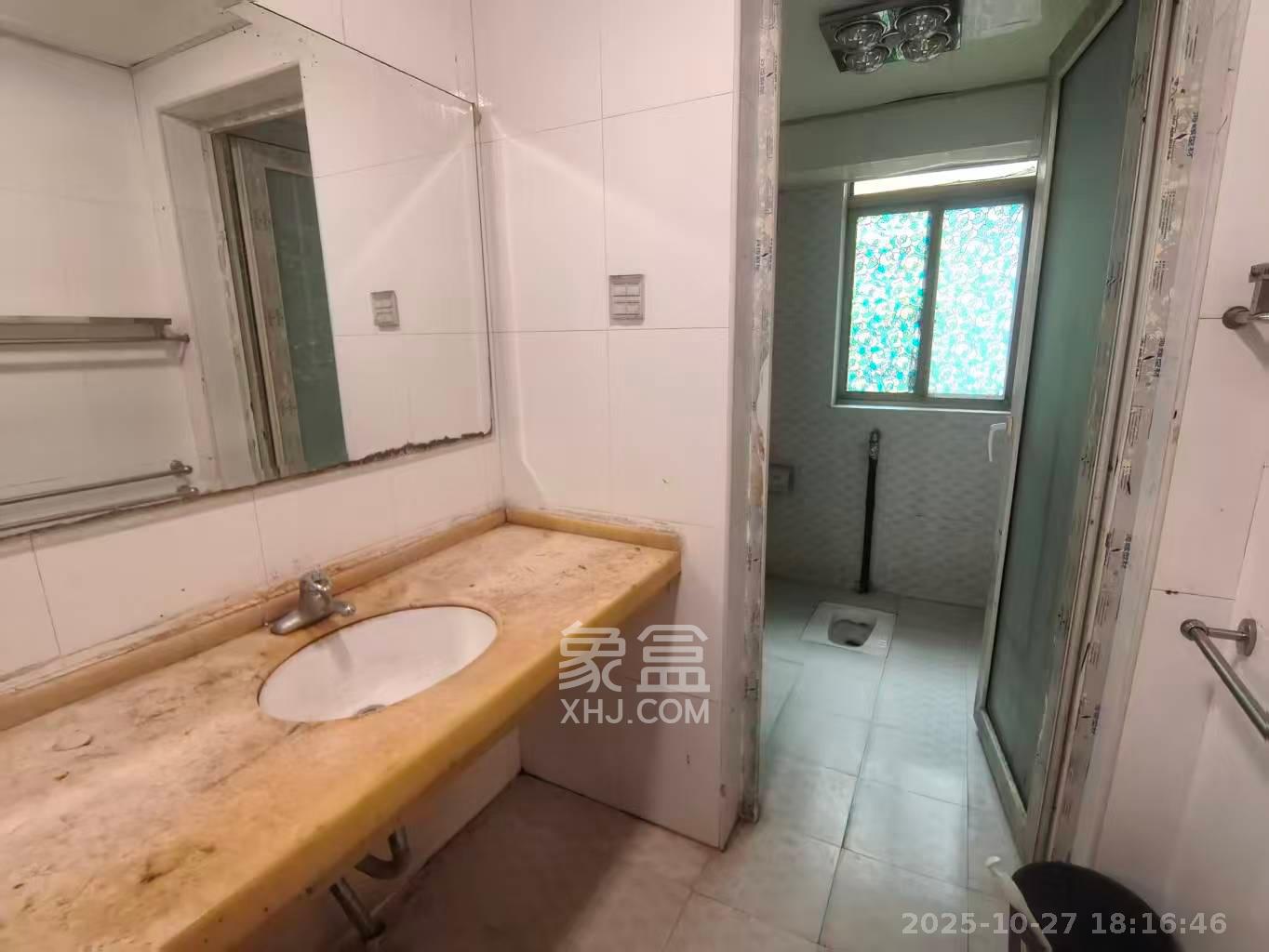 麓谷加州阳光  3室2厅1卫    2200.0元/月 麓谷加州阳光  3室2厅1卫    2200.0元/月室内图