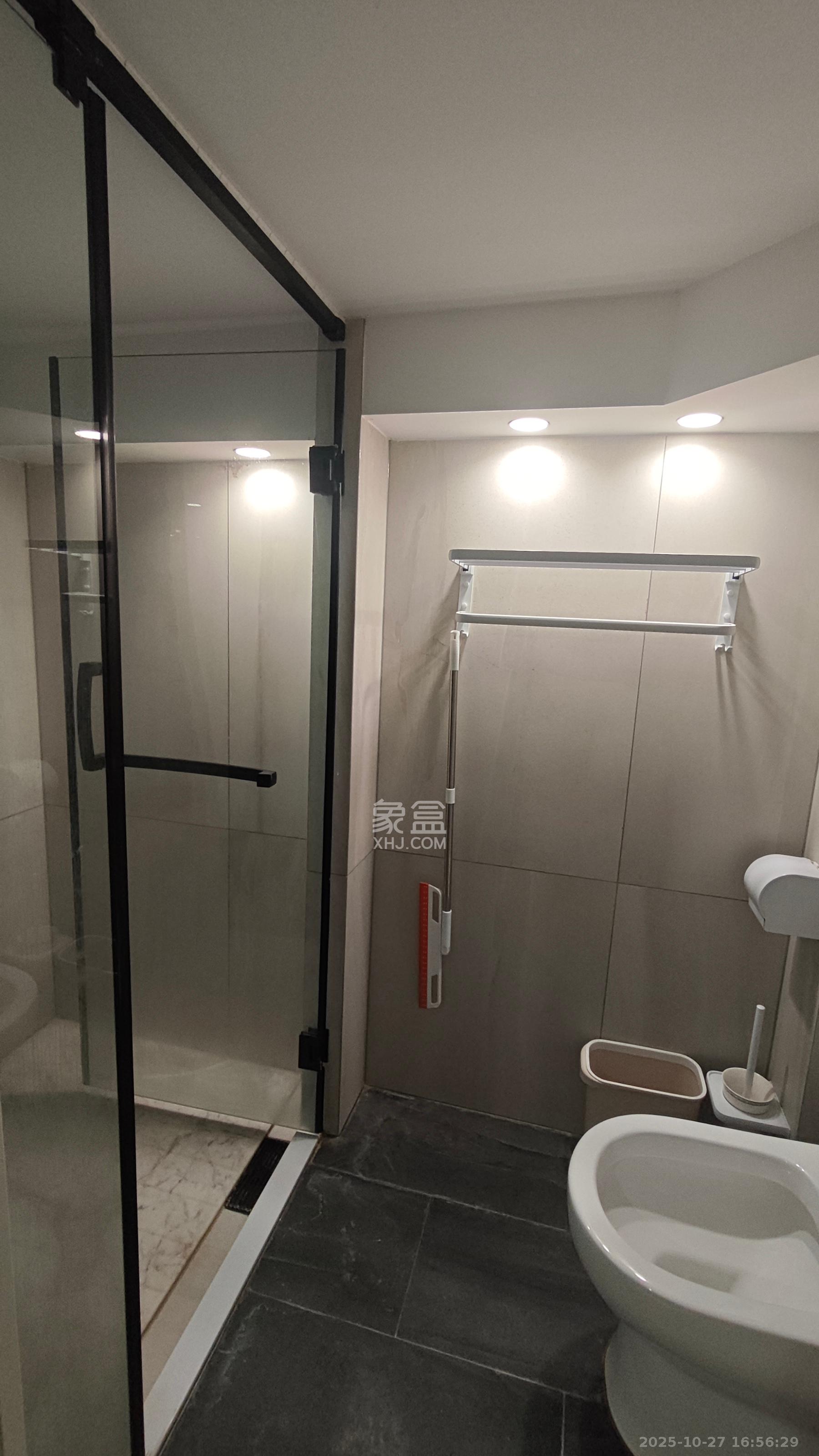 弘坤云寓  1室0厅0卫    2700.0元/月 弘坤云寓  1室0厅0卫    2700.0元/月室内图