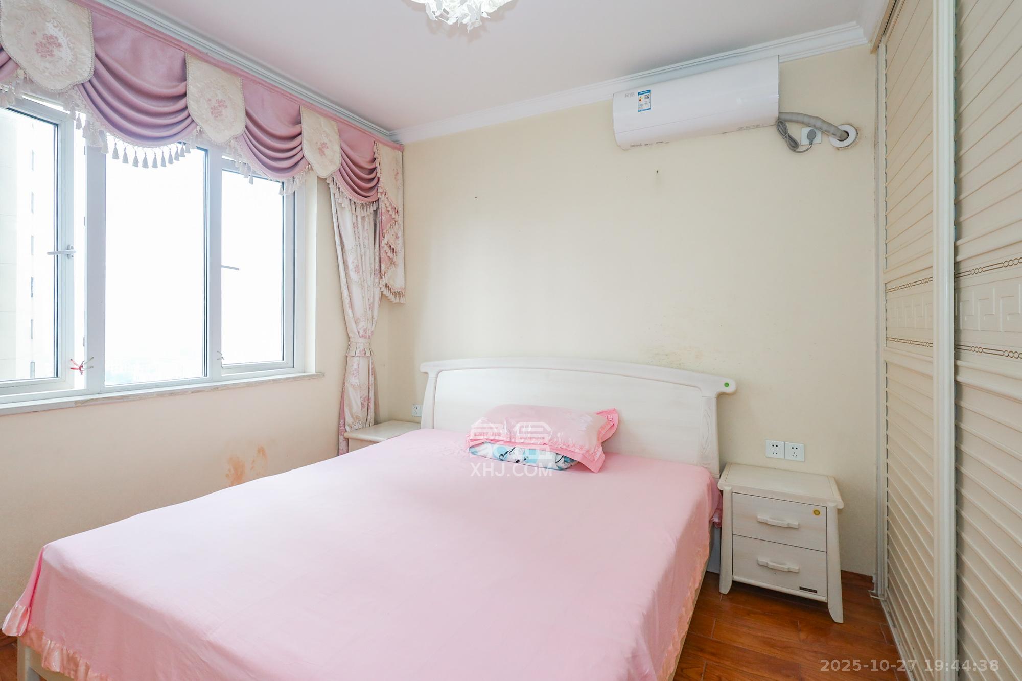 当代滨江MOMA 3室2厅1卫 120.0万 当代滨江MOMA 3室2厅1卫 120.0万卧室