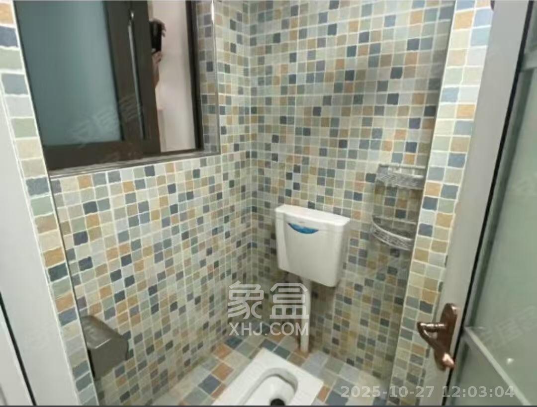 绿地公馆(绿地名邸)  1室1厅1卫    1400.0元/月 绿地公馆(绿地名邸)  1室1厅1卫    1400.0元/月室内图