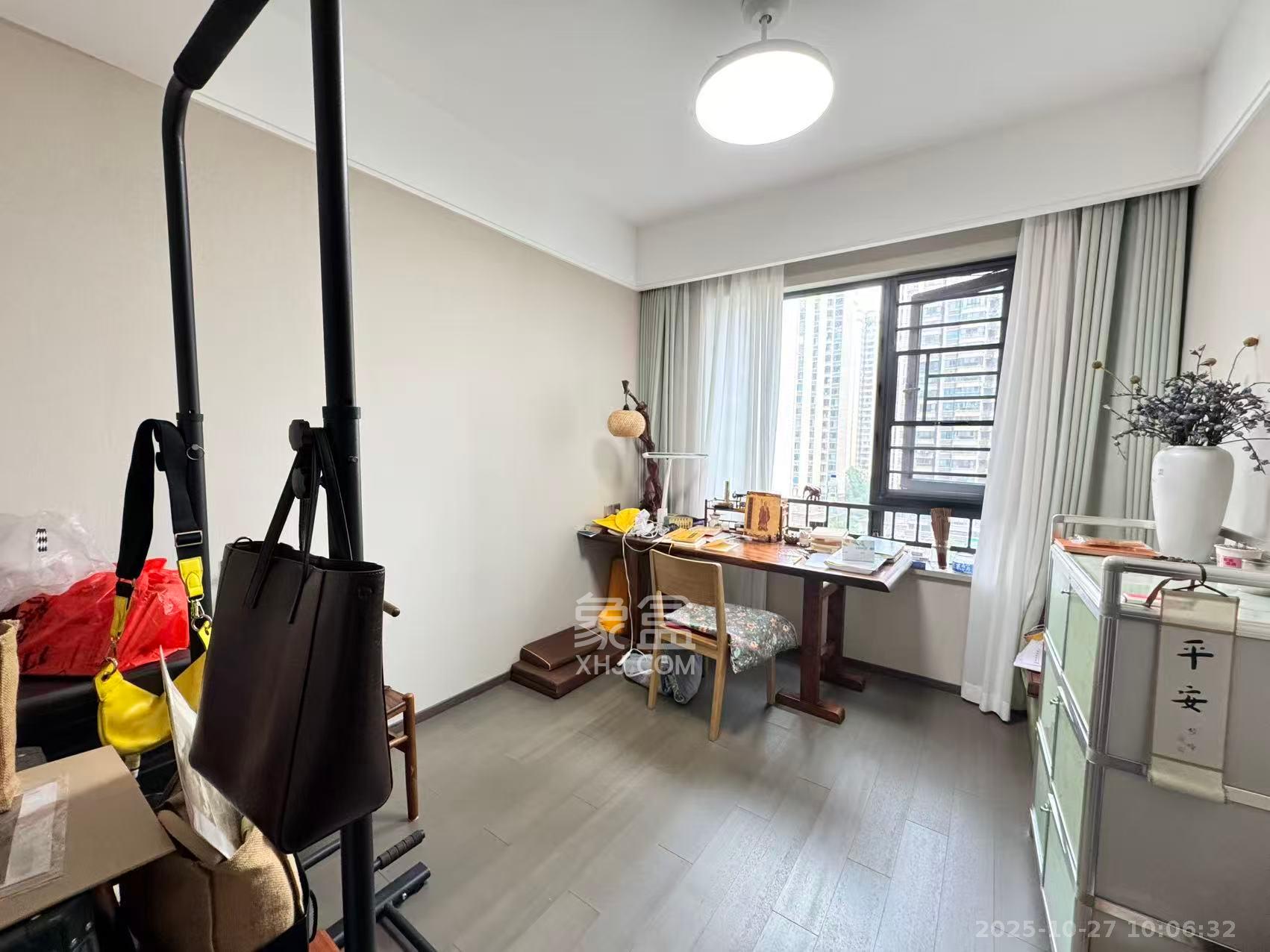 龙湖春江天曜一期  4室2厅2卫    4800.0元/月 龙湖春江天曜一期  4室2厅2卫    4800.0元/月室内图