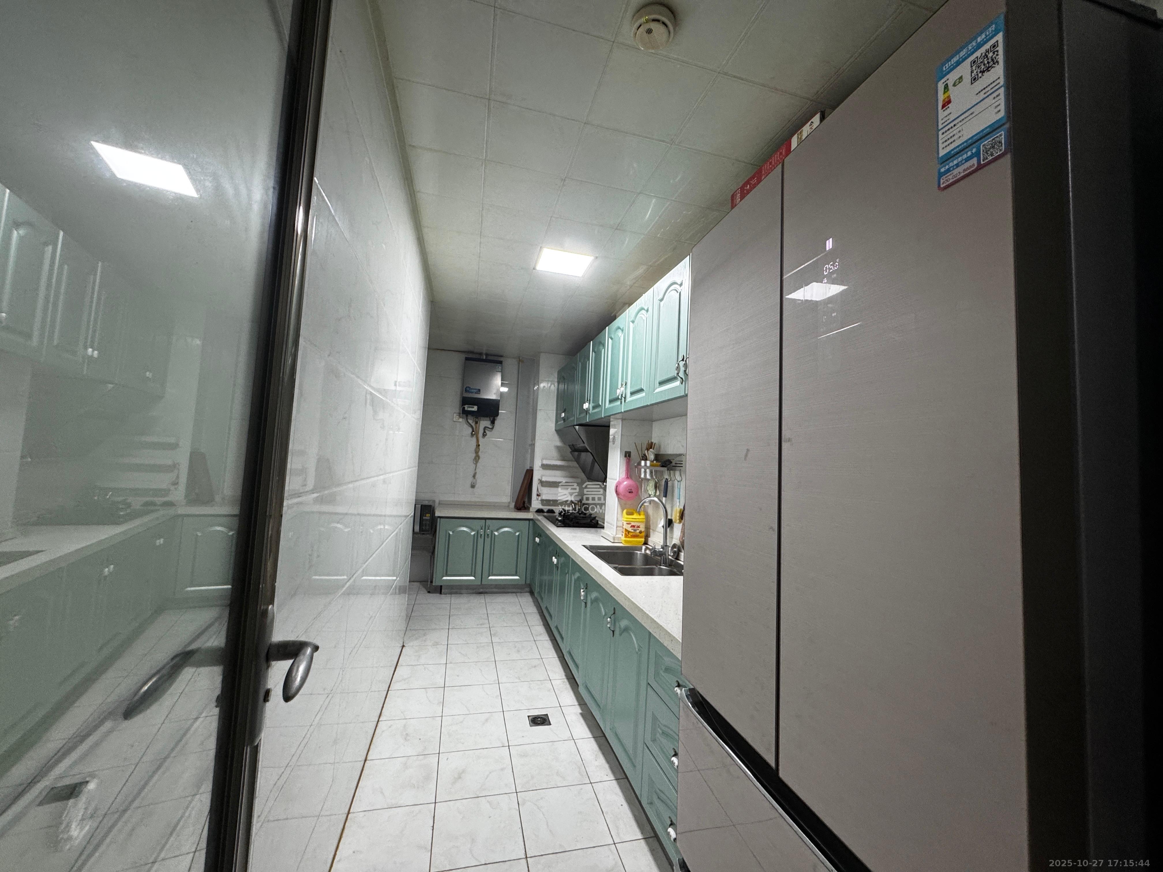 欧莱雅郡 3室2厅1卫 1800.0元/月 欧莱雅郡 3室2厅1卫 1800.0元/月室内图