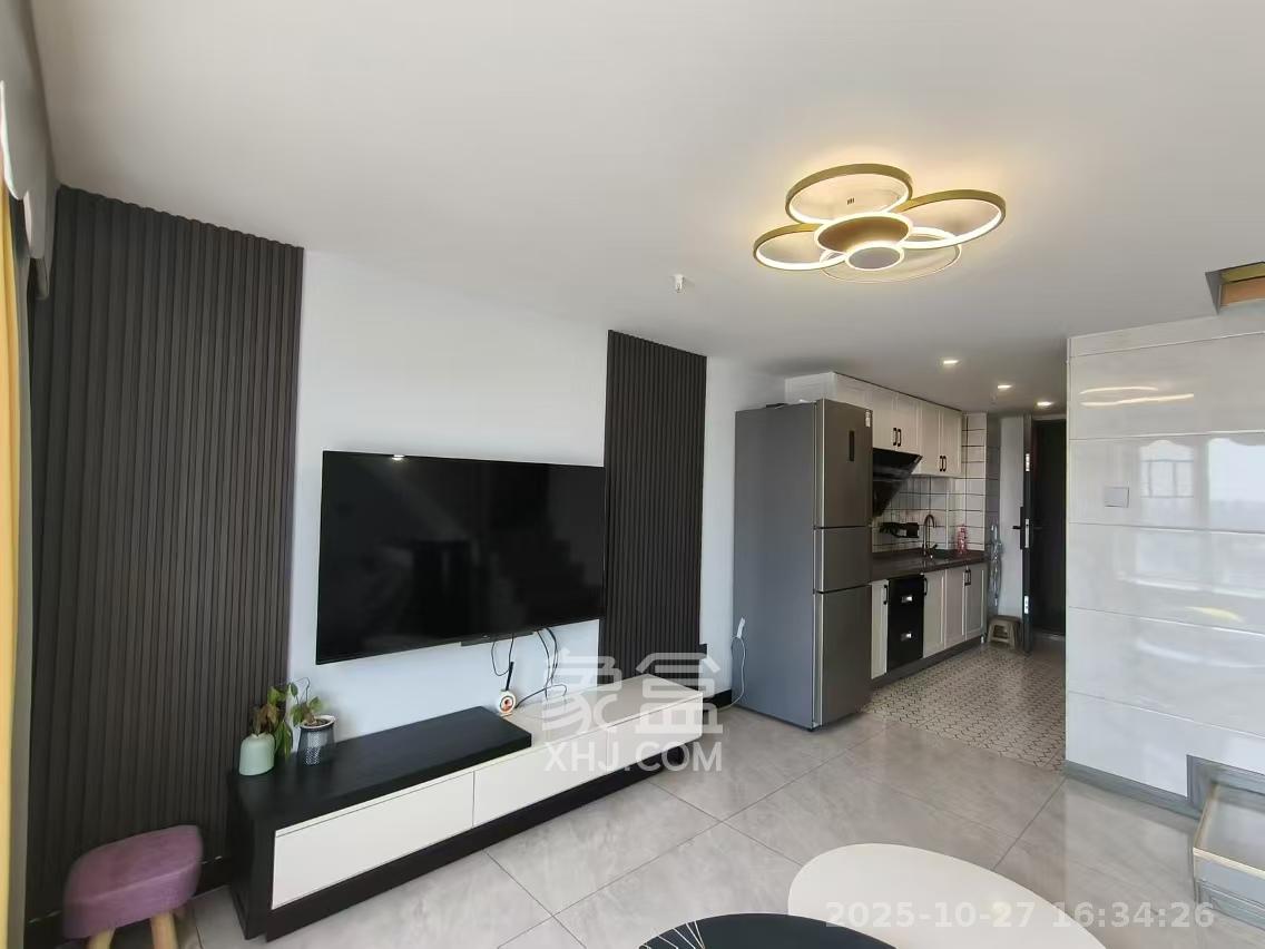 芙蓉万国城MOMA（卓越汇富苑）  1室1厅1卫    2400.0元/月