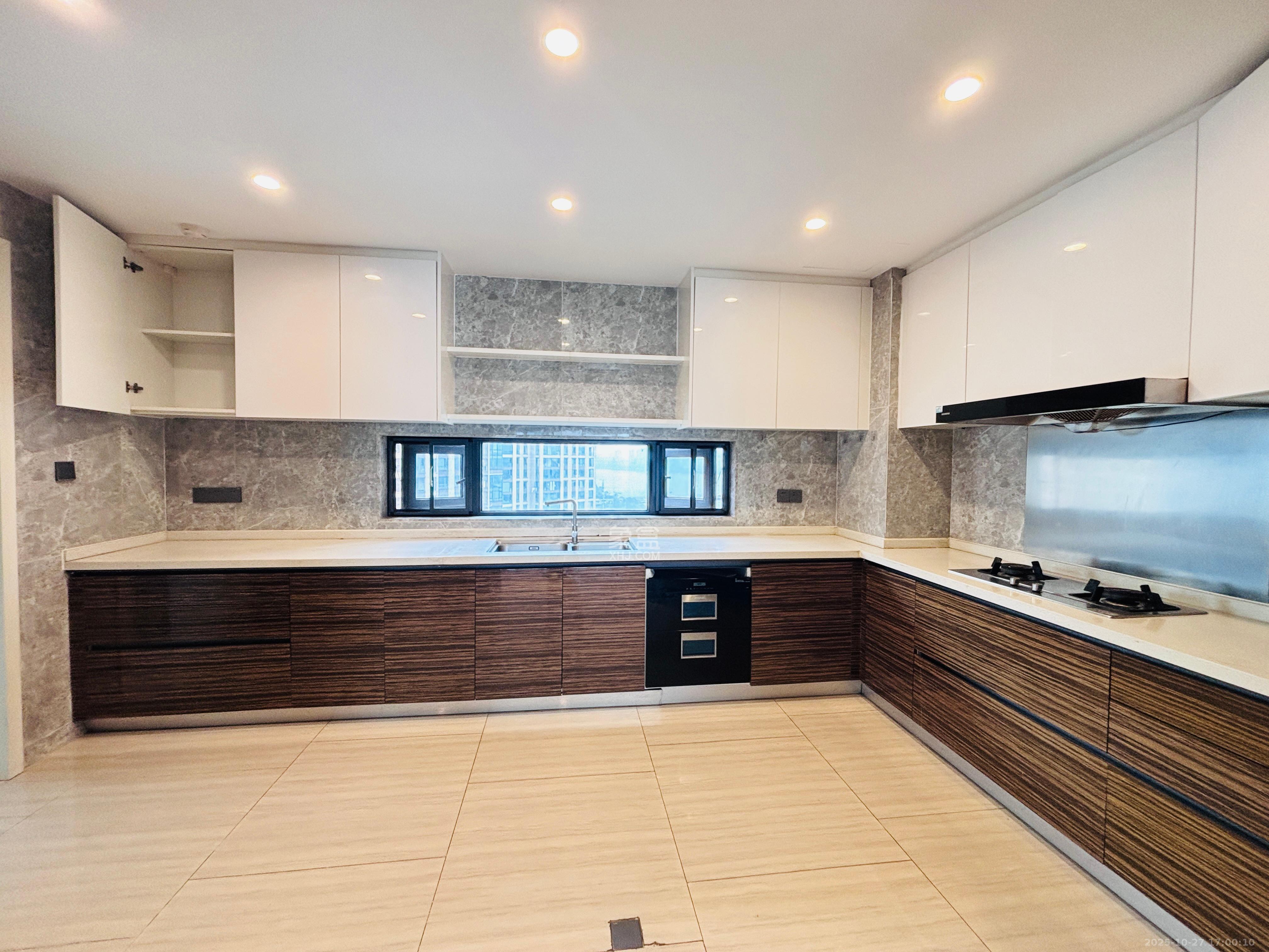 珠江颐德公馆  4室2厅3卫    8500.0元/月室内图