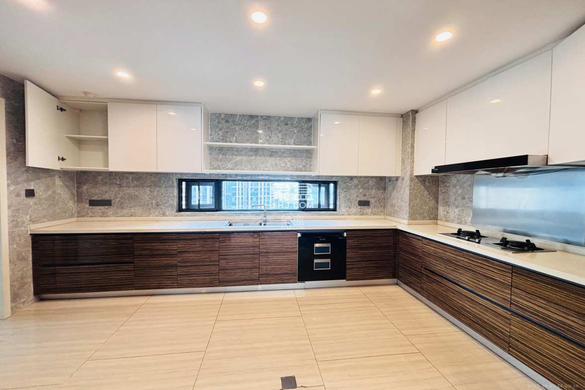 珠江颐德公馆 4室2厅3卫 8500.0元/月 珠江颐德公馆 4室2厅3卫 8500.0元/月室内图