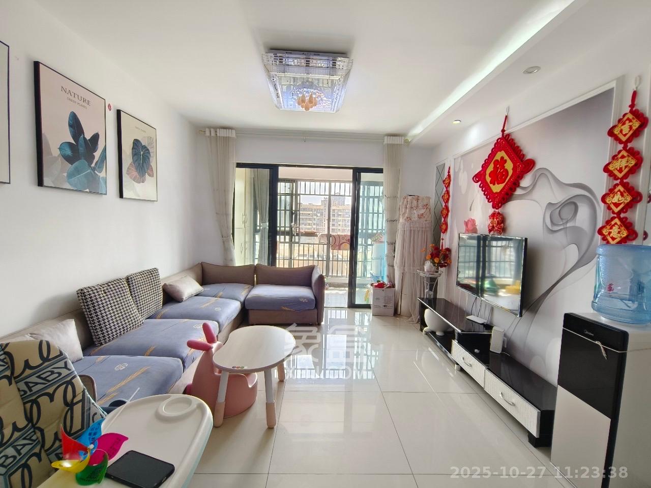 勤诚达新界  1室2厅1卫    1800.0元/月