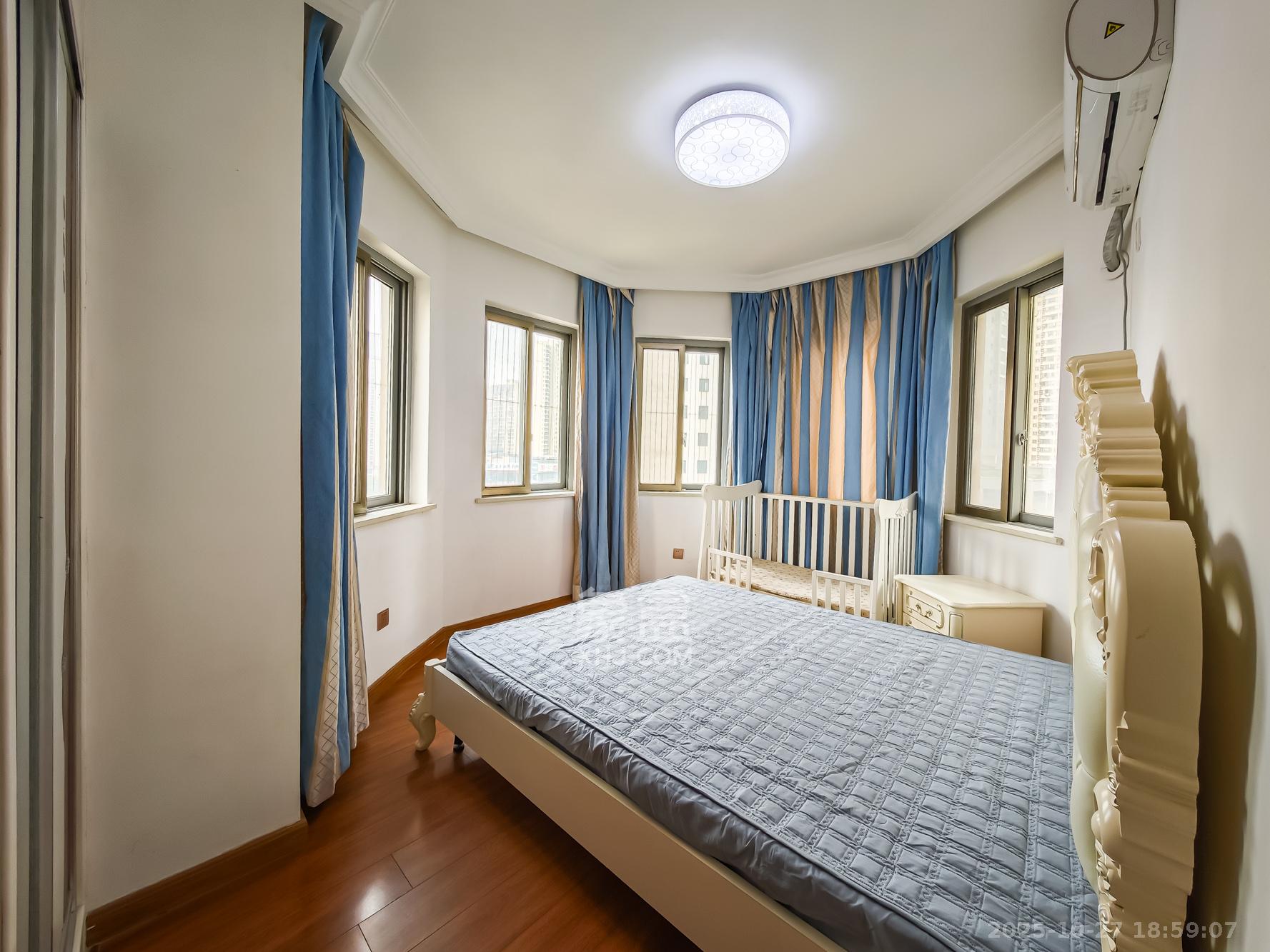 钱隆世家  3室2厅2卫    92.8万 钱隆世家  3室2厅2卫    92.8万卧室