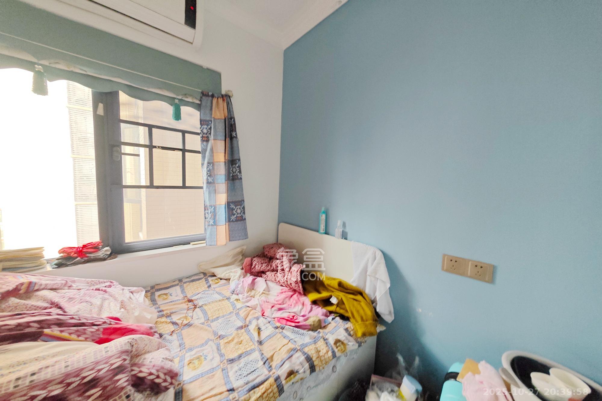 新城新世界四期柏樾  2室1厅1卫    85.0万卧室