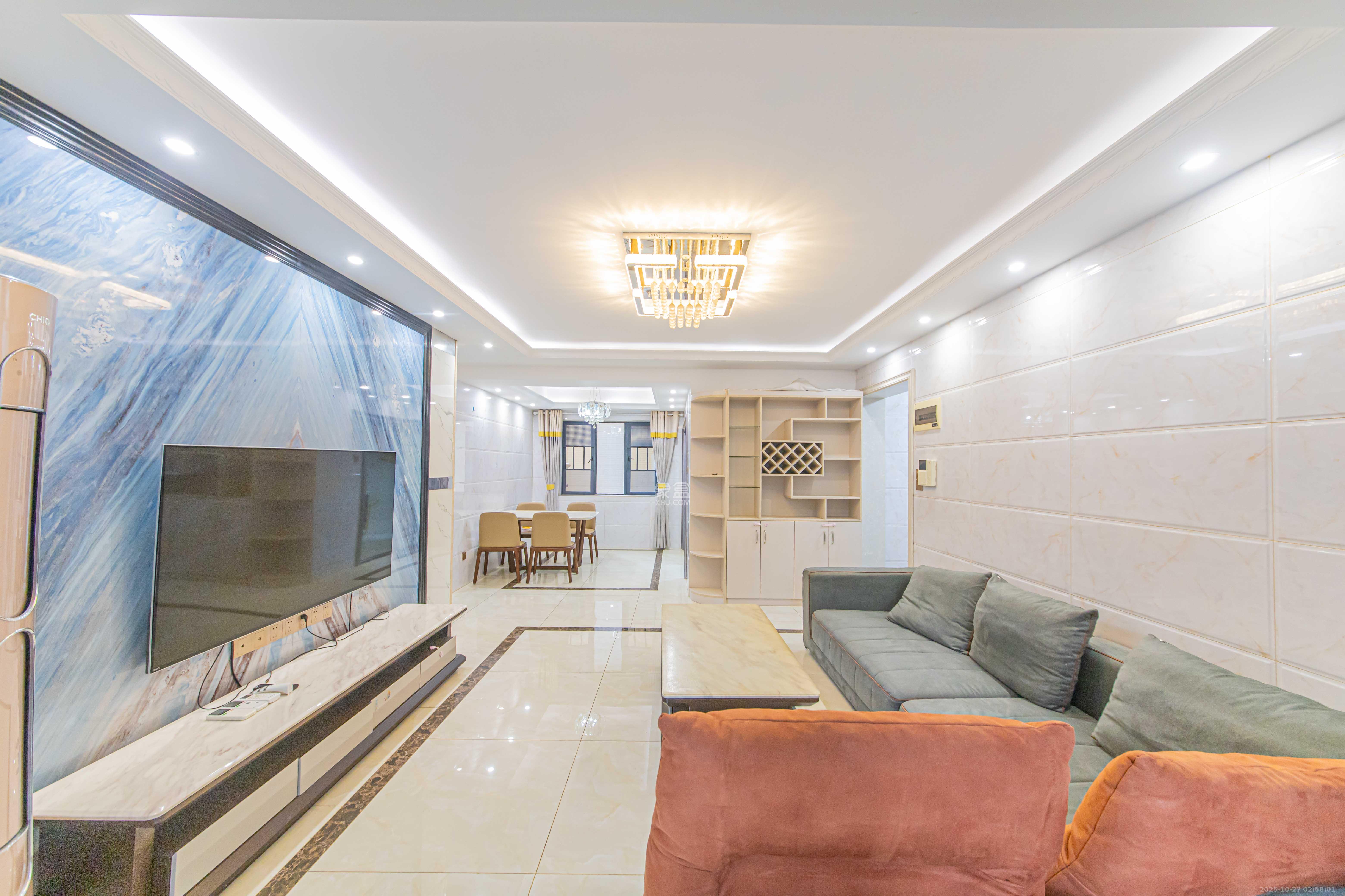 中建芙蓉嘉苑 3室2厅2卫 130.0万 中建芙蓉嘉苑 3室2厅2卫 130.0万客厅