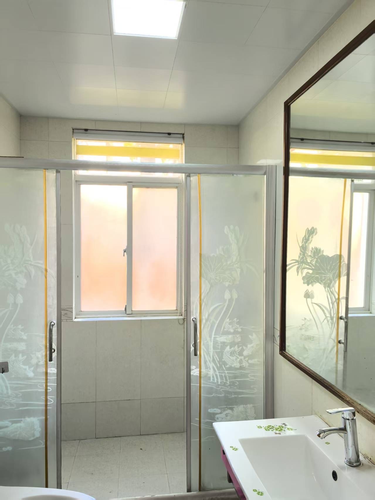 滨海华庭 3室2厅2卫 2800.0元/月 滨海华庭 3室2厅2卫 2800.0元/月室内图