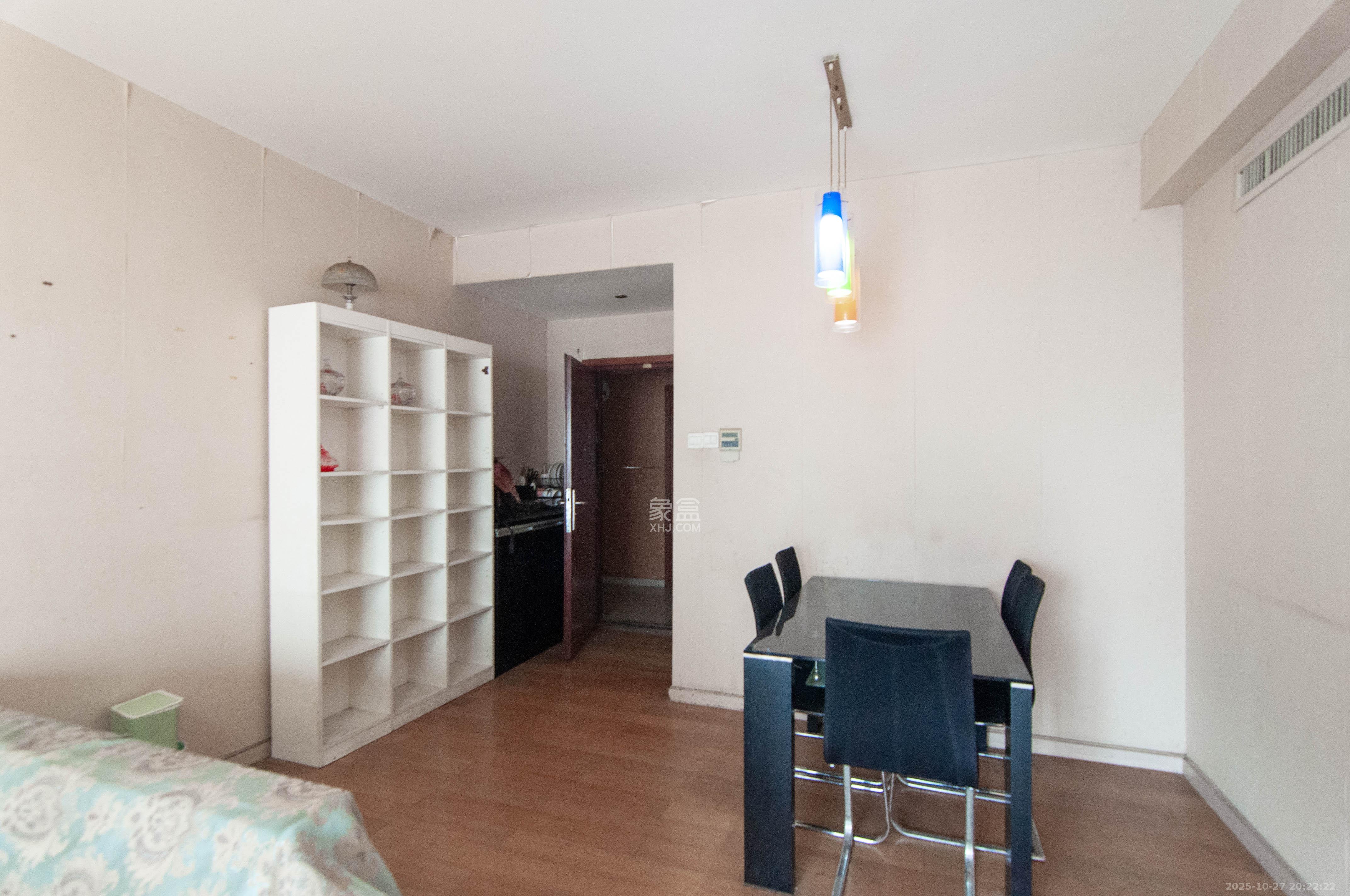 远大麓园  3室2厅2卫    2200.0元/月室内图