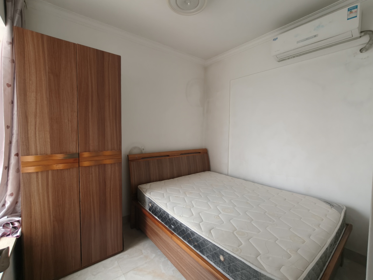 福秀小区  2室2厅1卫    1800.0元/月 福秀小区  2室2厅1卫    1800.0元/月室内图