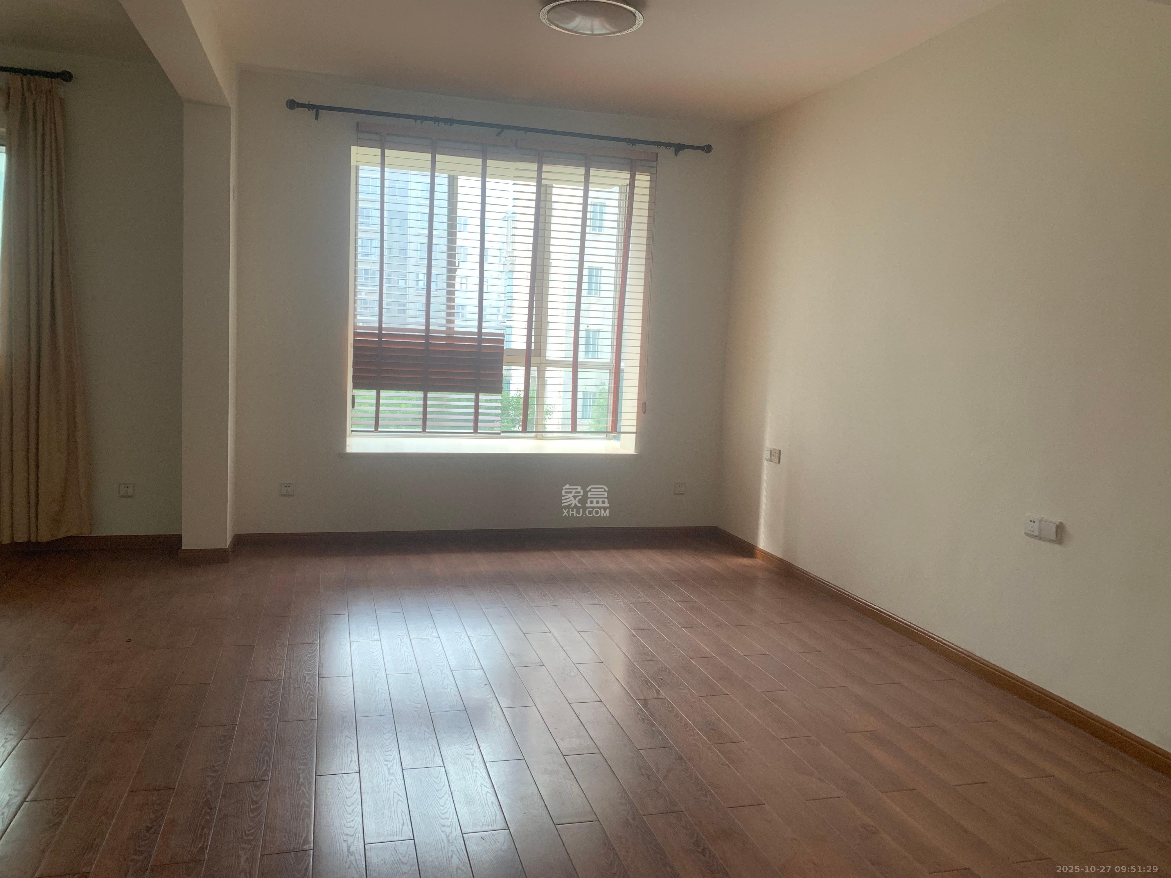 佳馨园  5室2厅2卫    4600.0元/月室内图