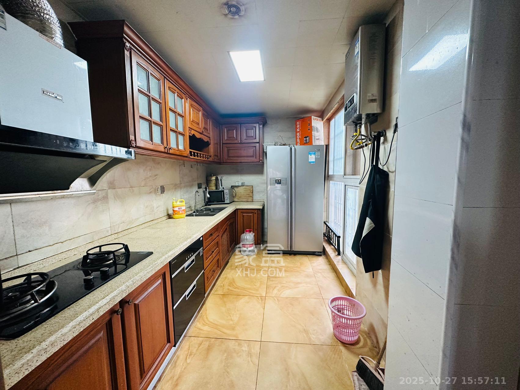 上河国际C区  4室2厅2卫    4000.0元/月 上河国际C区  4室2厅2卫    4000.0元/月室内图