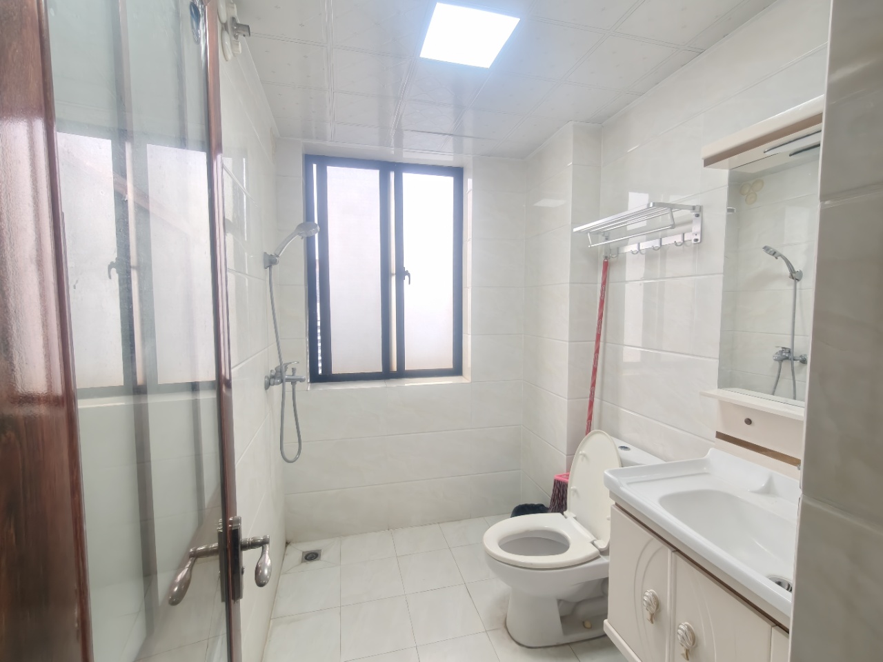 洛杉矶城 3室2厅2卫 3800.0元/月 洛杉矶城 3室2厅2卫 3800.0元/月室内图