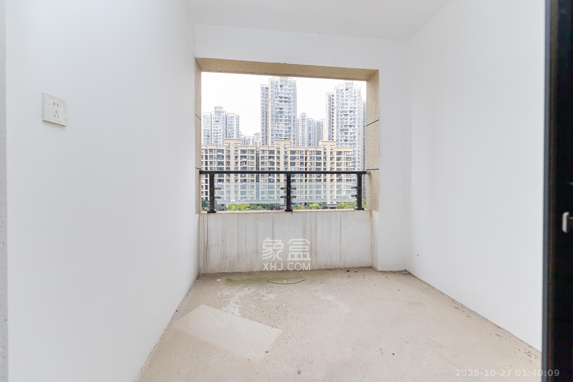 明发阅江悦府  4室2厅2卫    95.0万卧室