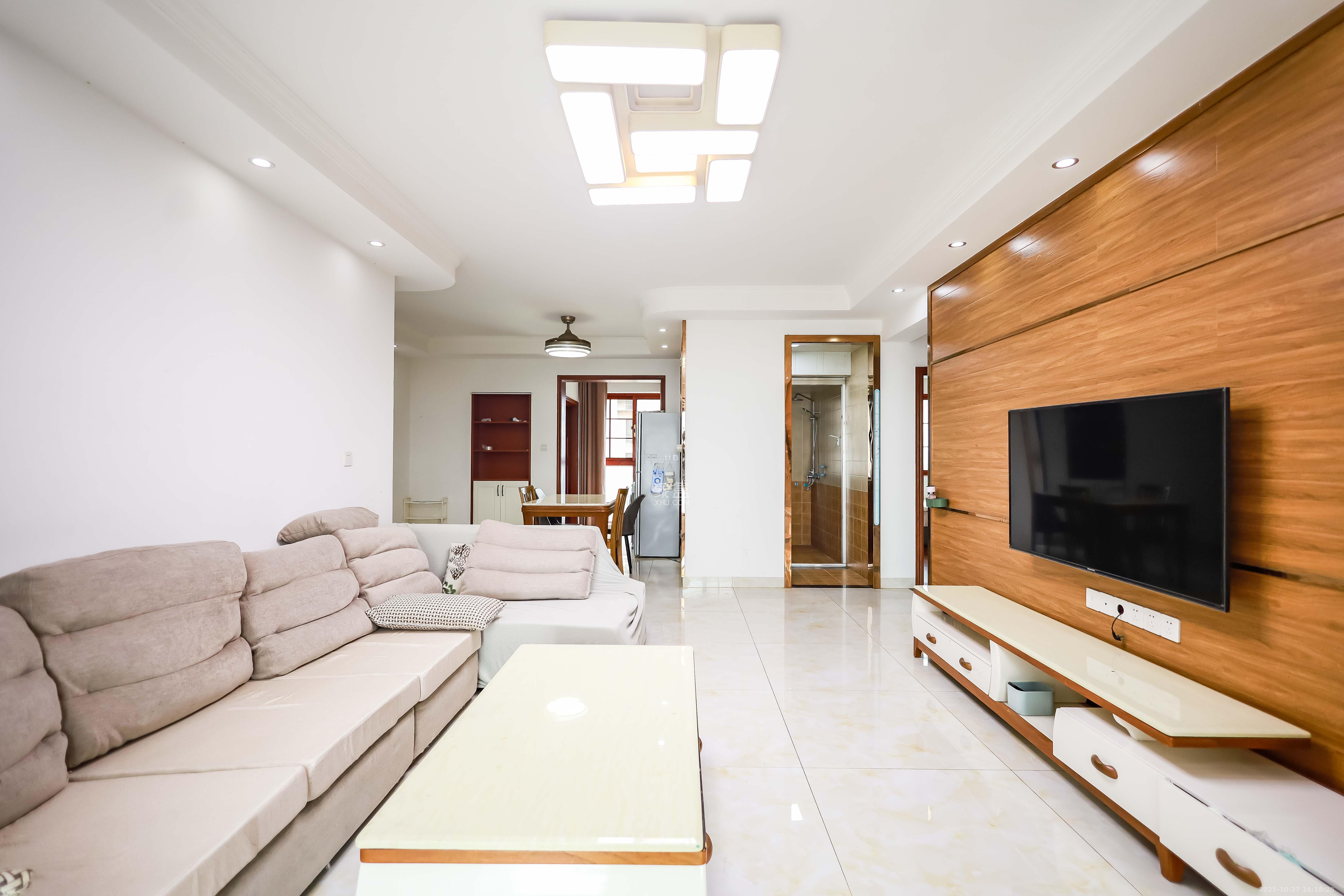 奥克斯缔壹城  3室2厅2卫    115.0万 奥克斯缔壹城  3室2厅2卫    115.0万客厅