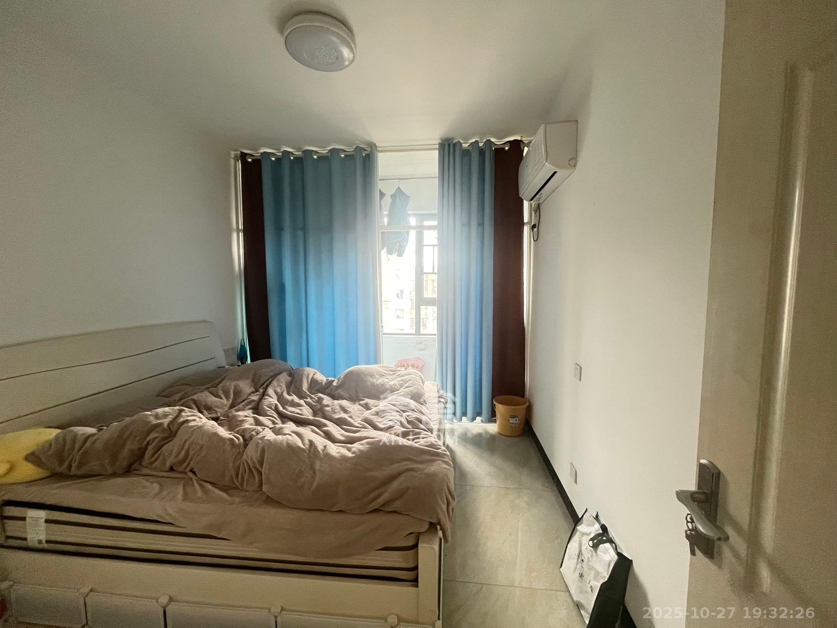 爵世名邸东湖(东湖壹号企业总部基地)  2室2厅1卫    1500.0元/月 爵世名邸东湖(东湖壹号企业总部基地)  2室2厅1卫    1500.0元/月室内图