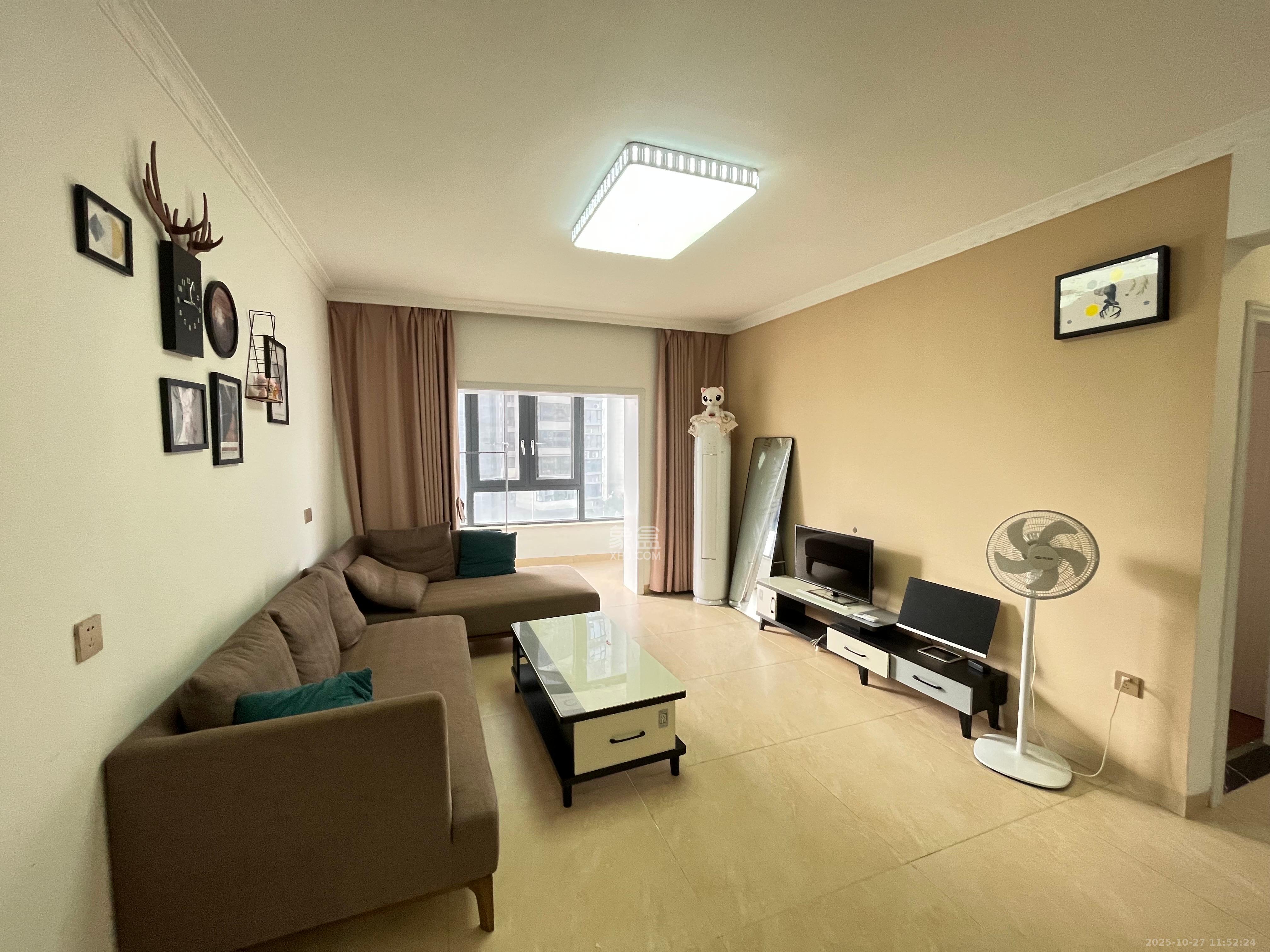 华银南苑融域  3室2厅1卫    2600.0元/月